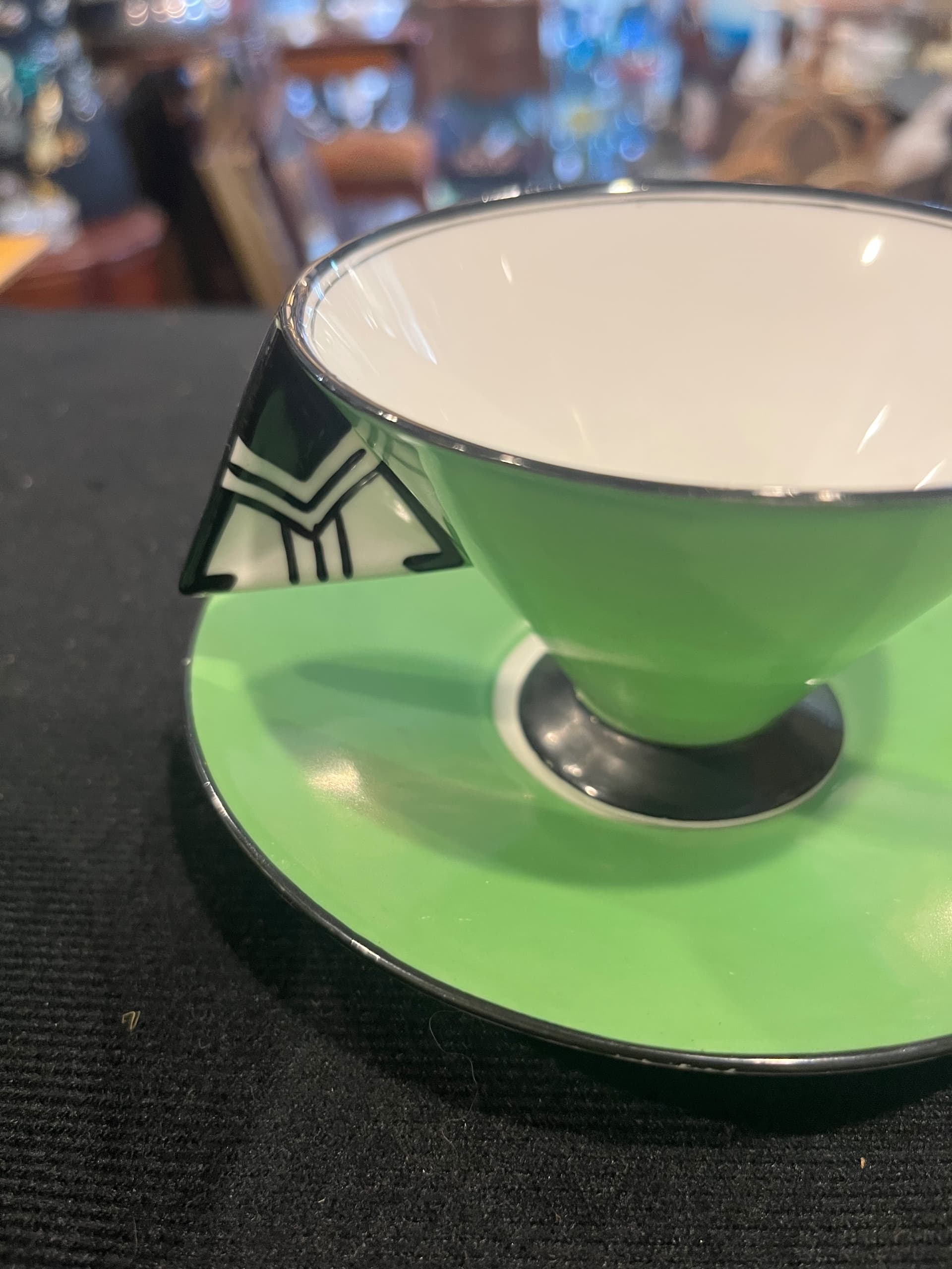 Shelley Art Deco 'Vogue' teacup and saucer sets. 2 Cups & 2 Saucers 941 - Regular - Thumbnail 5