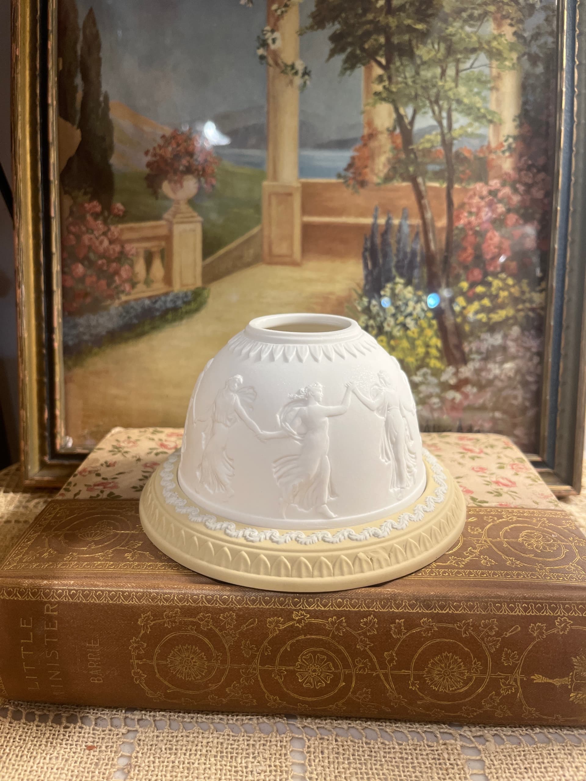 Wedgwood Jasperware Primrose Posy Holder - Regular - Thumbnail 2