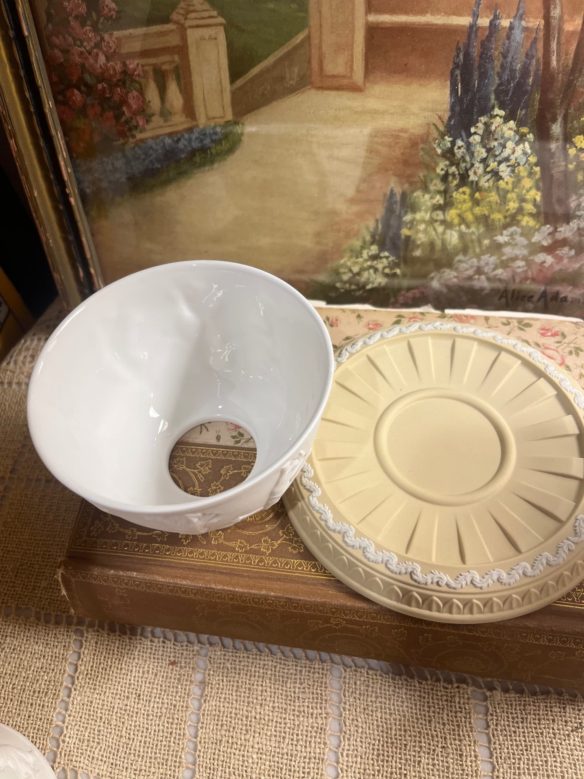 Wedgwood Jasperware Primrose Posy Holder - Regular - Thumbnail 4