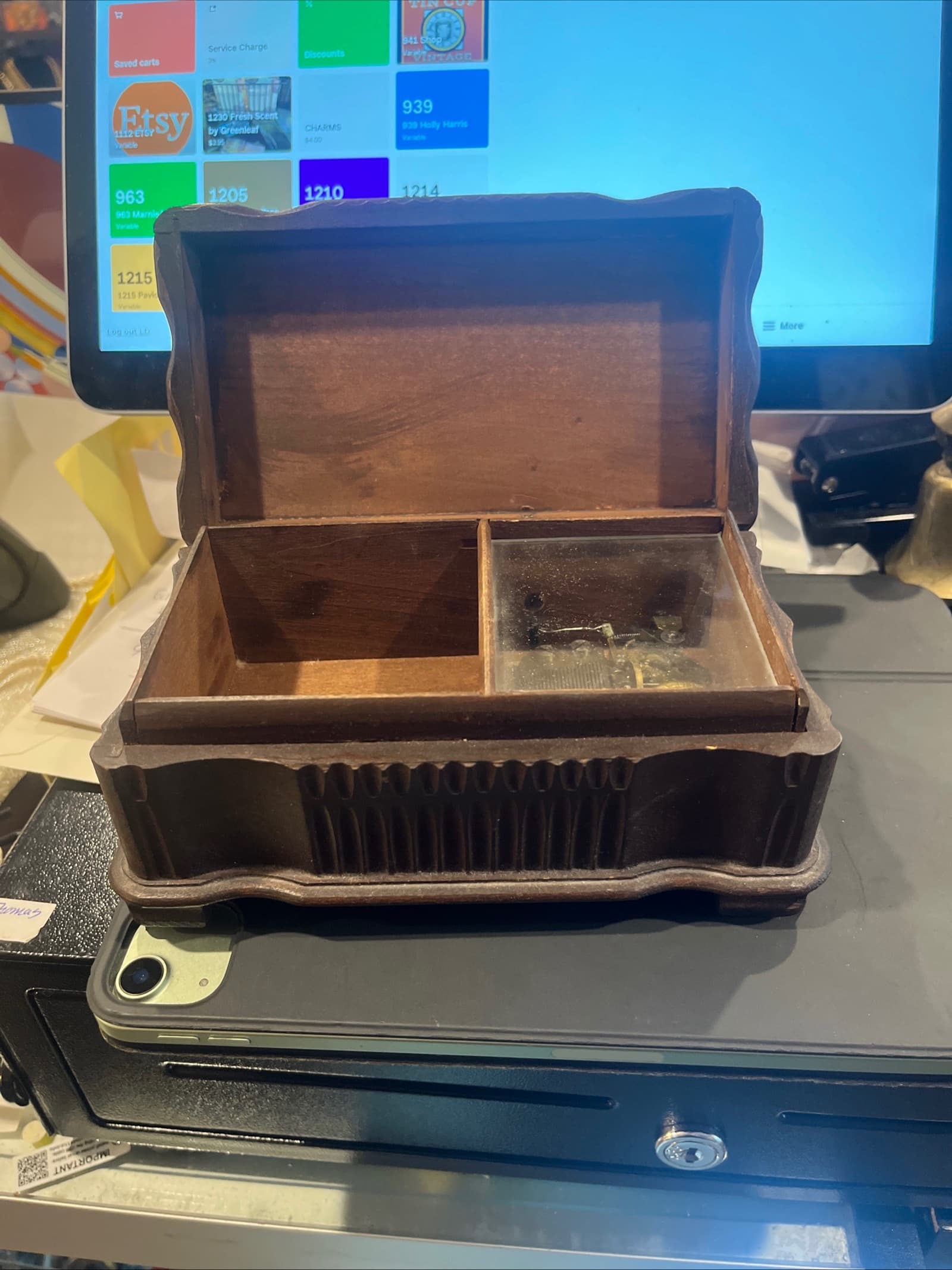 Carved Wooden Music Box [1268] - Regular - Thumbnail 6