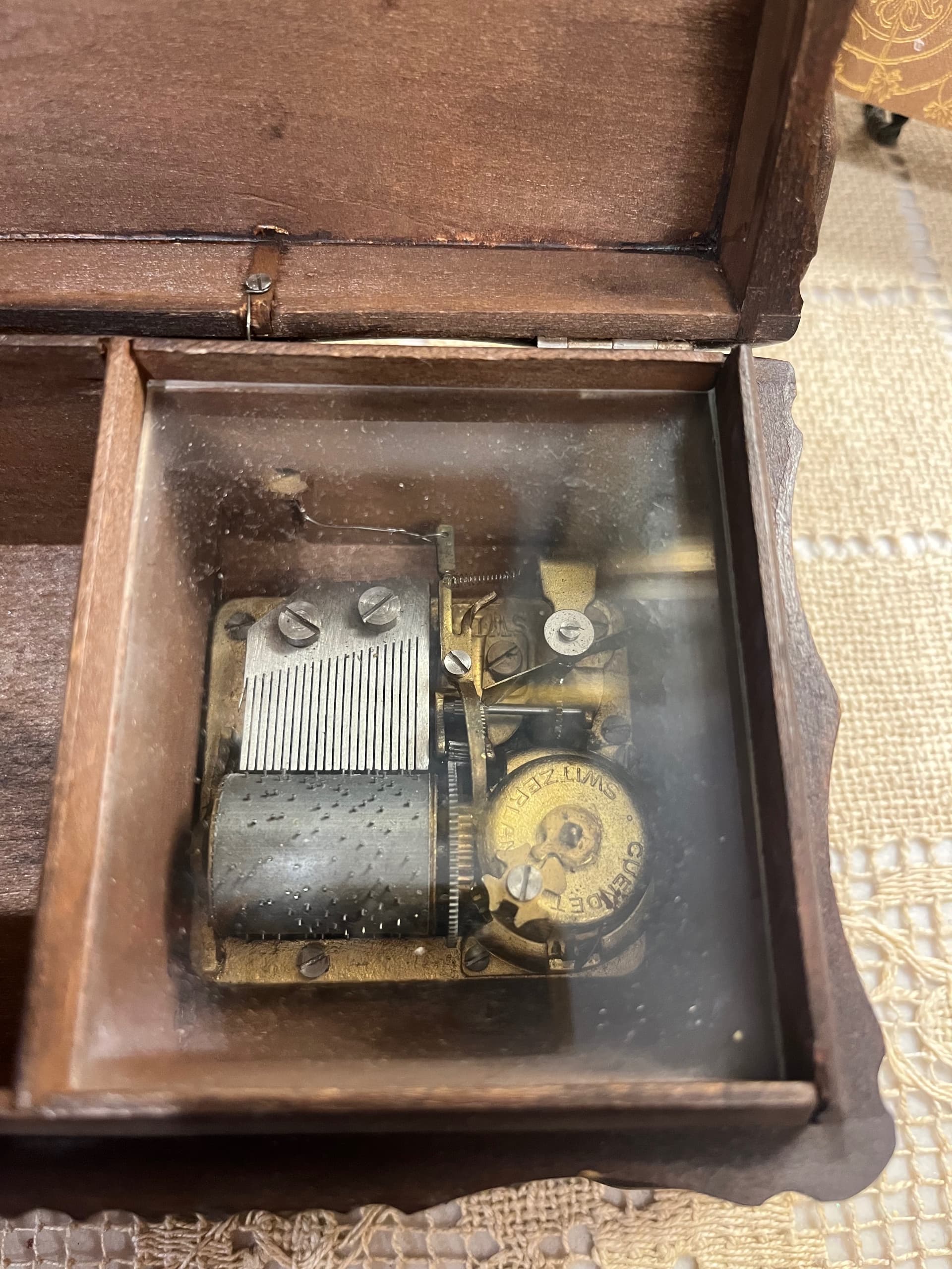 Carved Wooden Music Box [1268] - Regular - Thumbnail 11