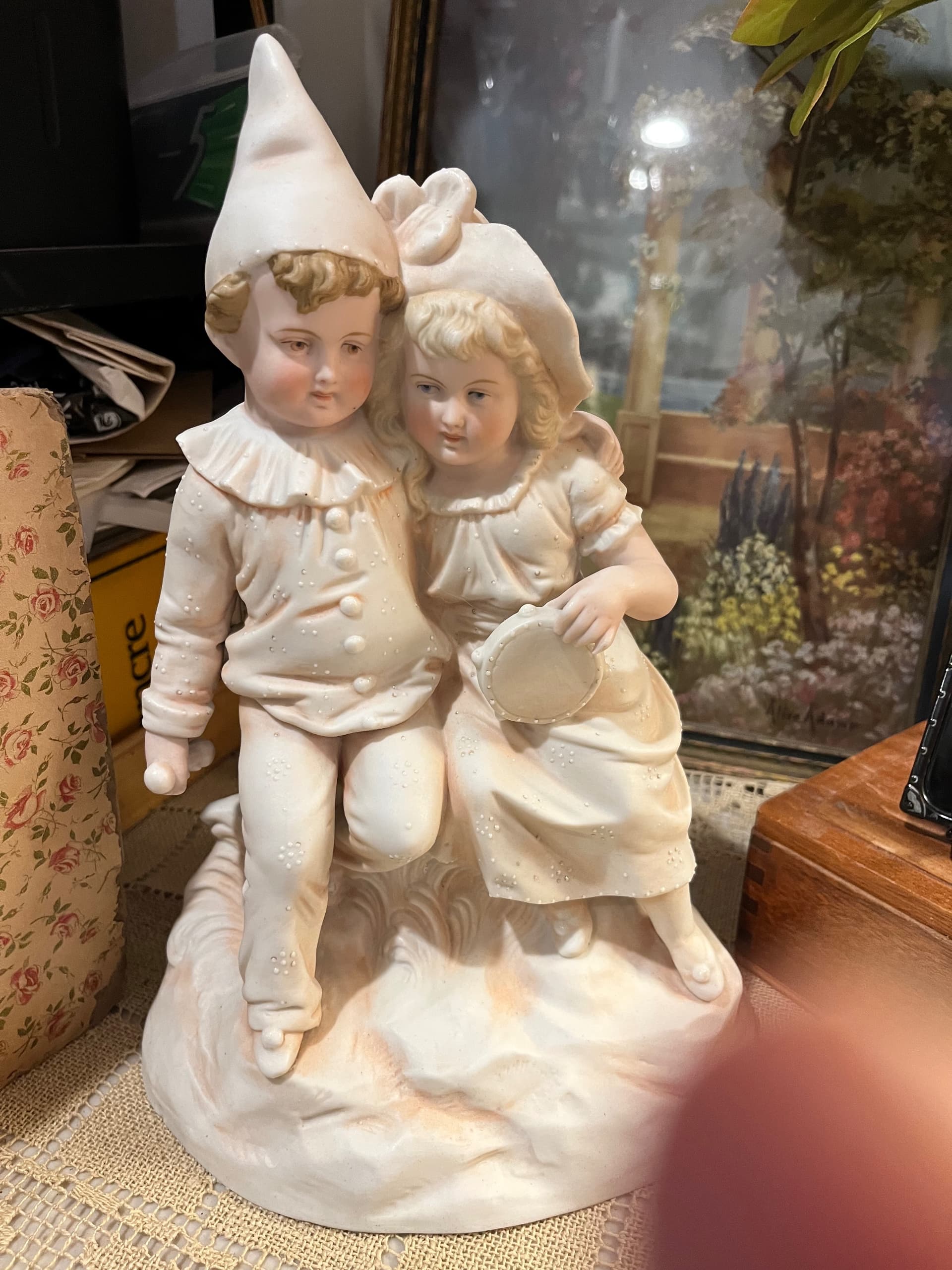 Royal Rudolstadt Porcelain Childen In Costume Statue 941 - Regular - Thumbnail 2
