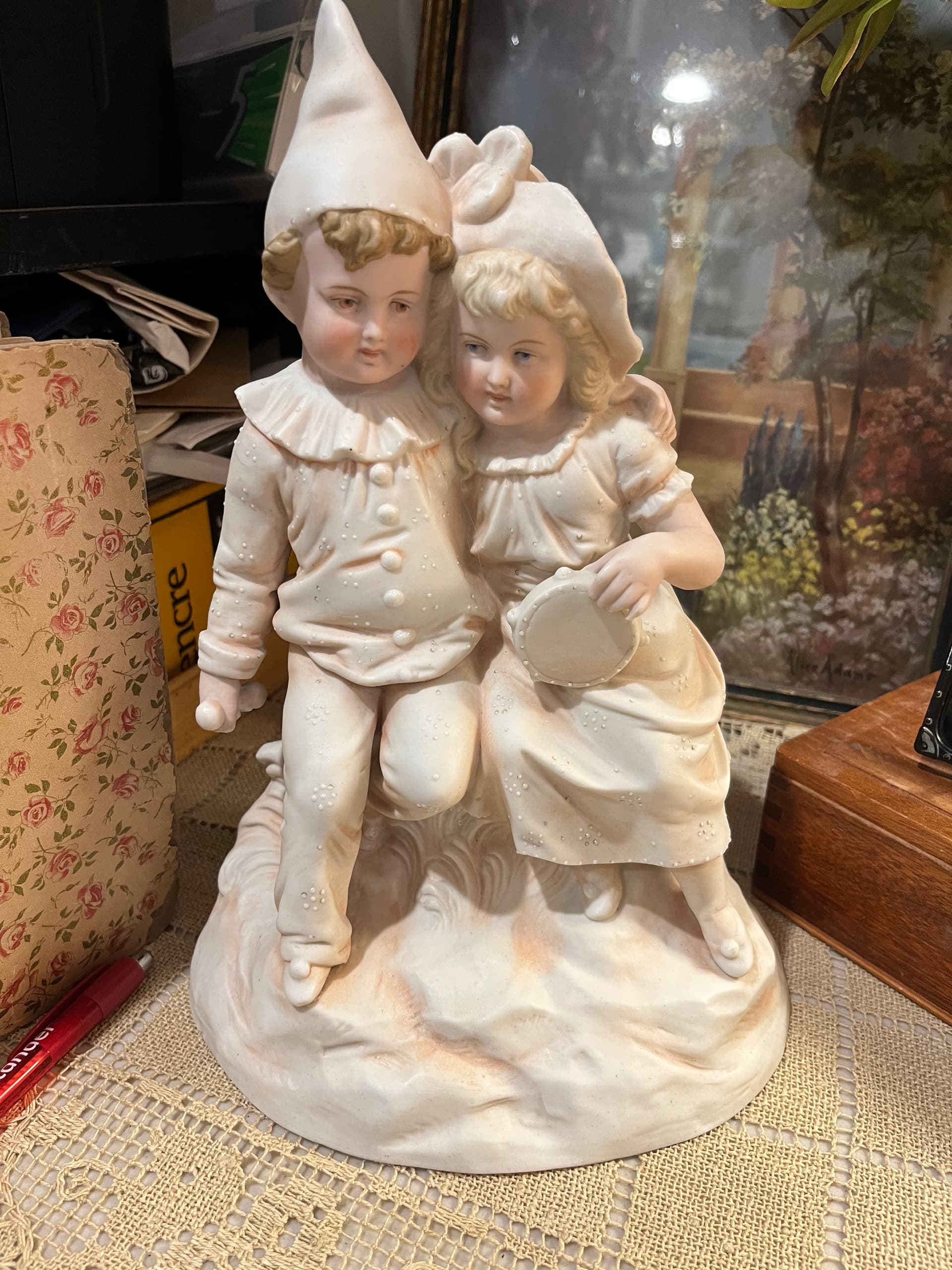 Royal Rudolstadt Porcelain Childen In Costume Statue 941 - Regular - Thumbnail 3