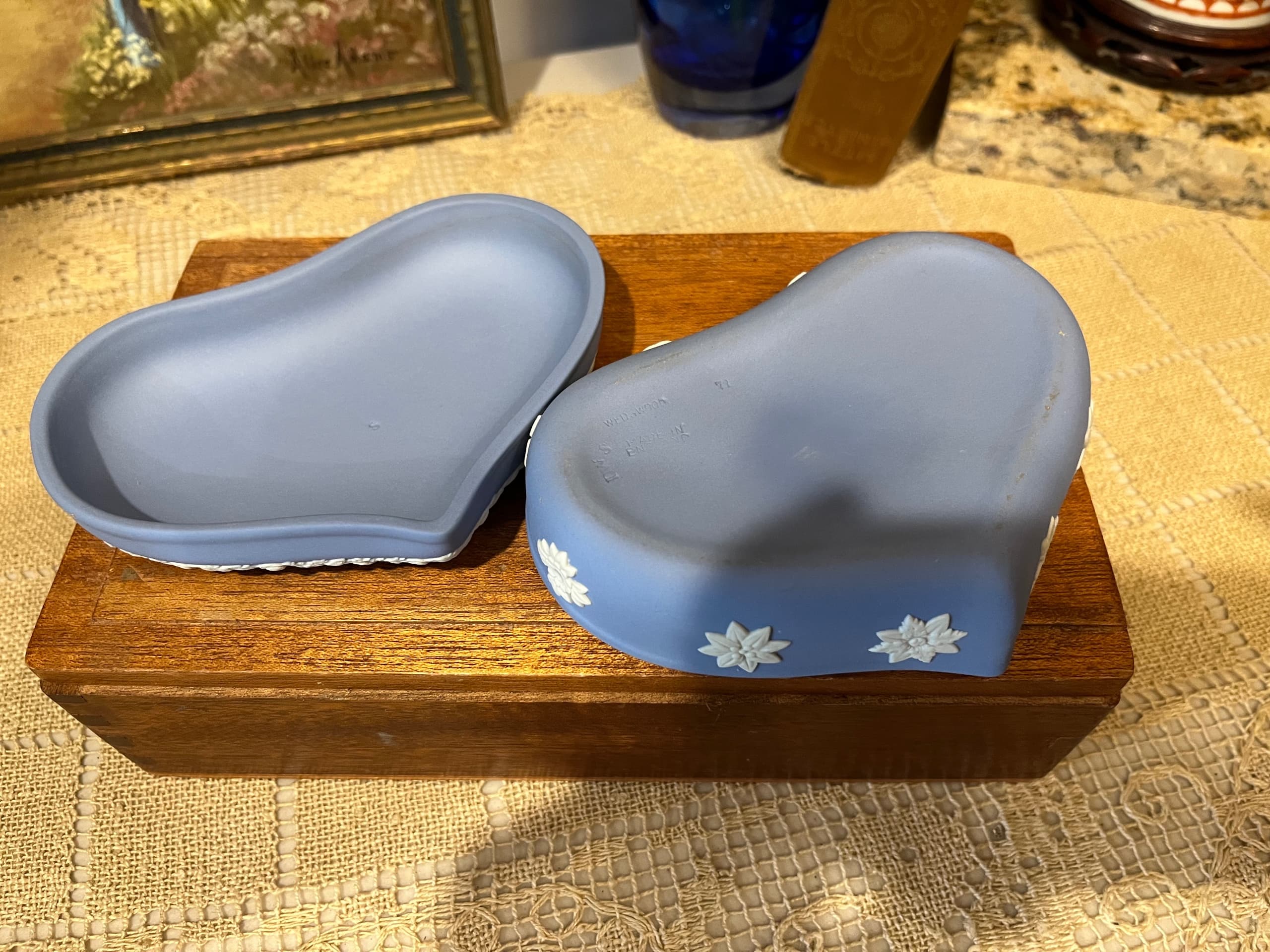 Large Blue and White Wedgwood Trinket Dish - Regular - Thumbnail 3
