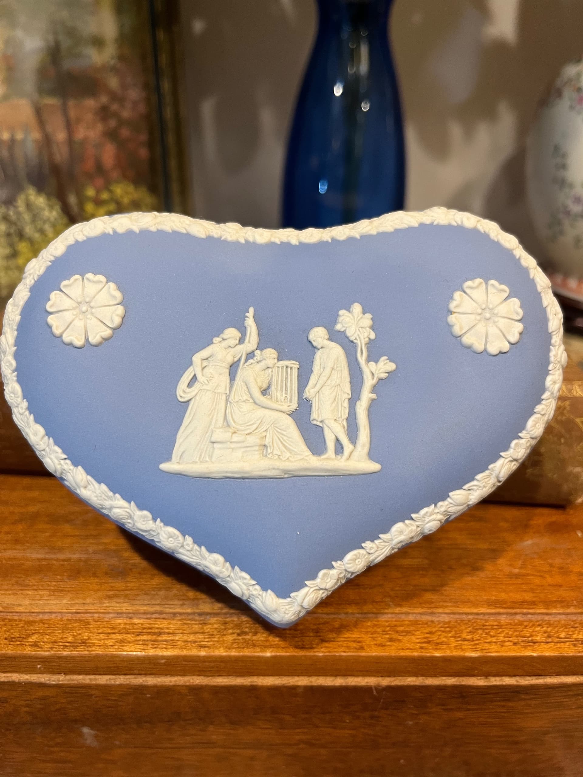 Large Blue and White Wedgwood Trinket Dish - Regular - Thumbnail 2