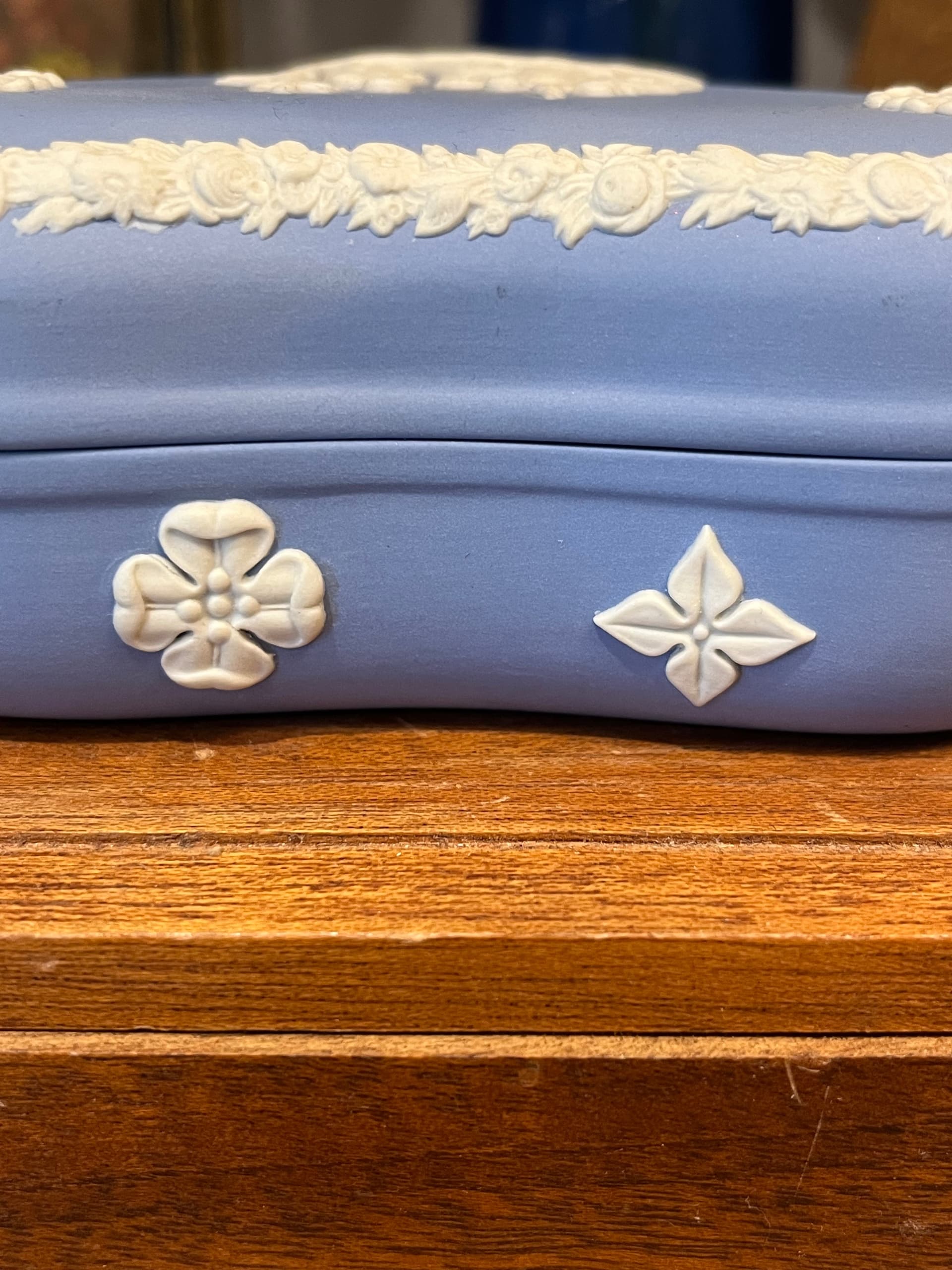 Large Blue and White Wedgwood Trinket Dish - Regular - Thumbnail 4