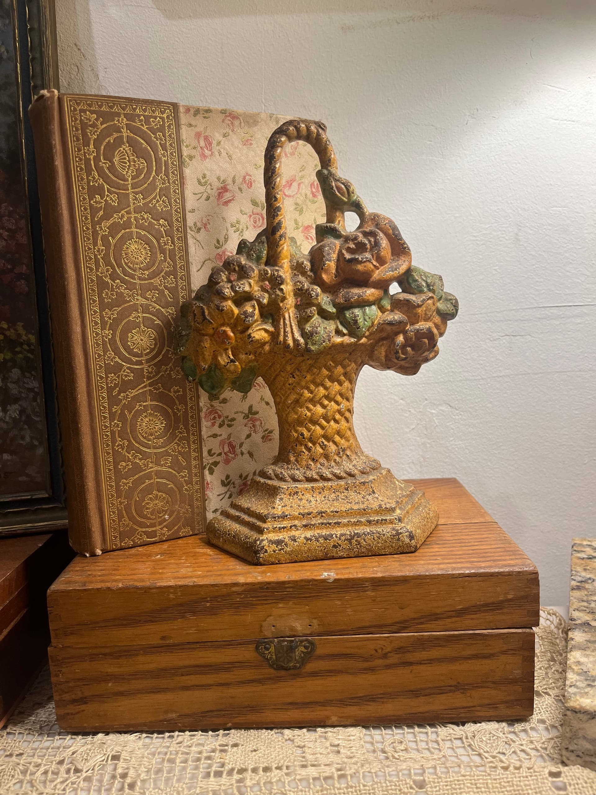 Cast Iron Hubley Flower Basket Doorstop - Regular - Thumbnail 2