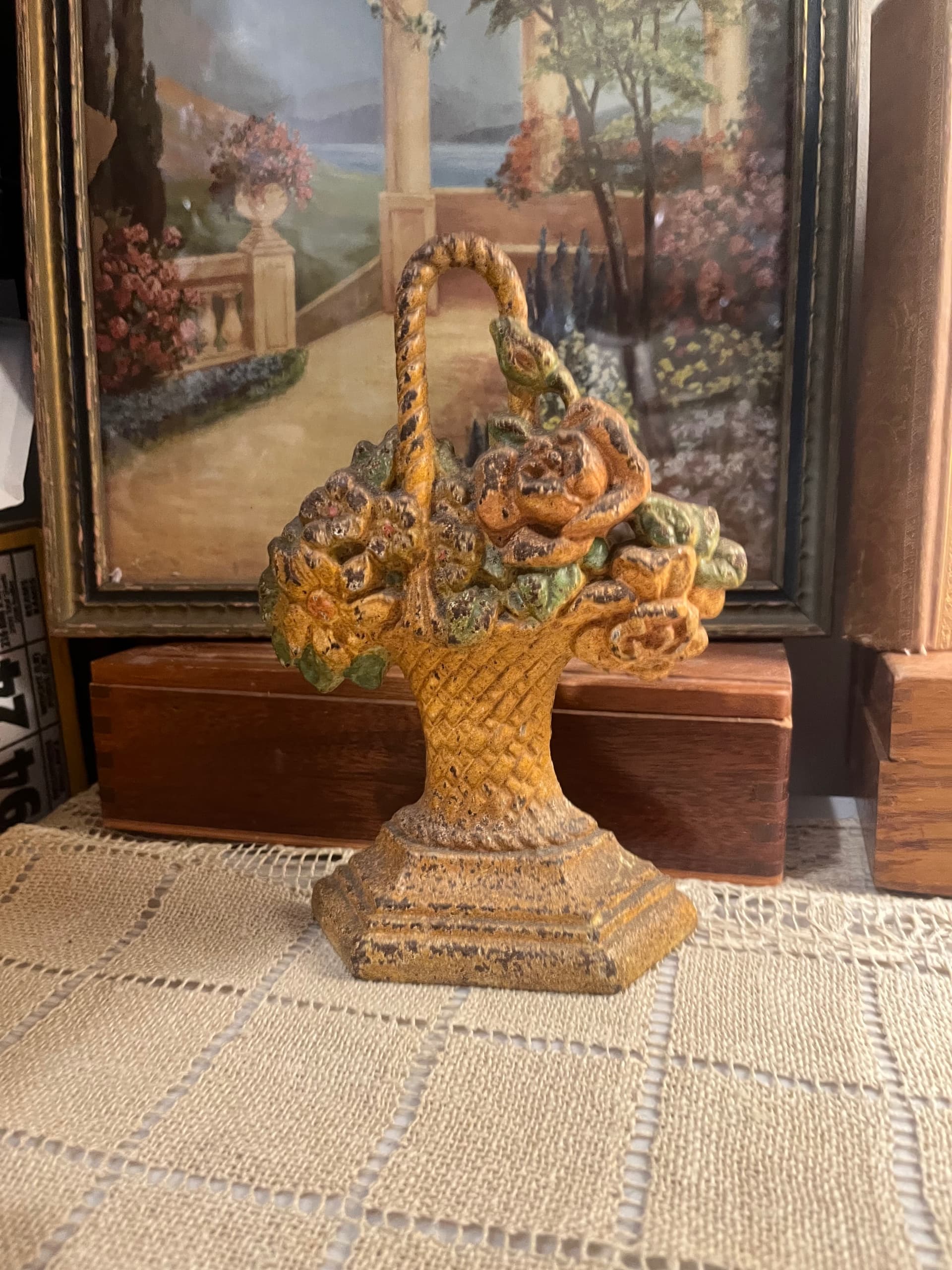 Cast Iron Hubley Flower Basket Doorstop - Regular - Thumbnail 3