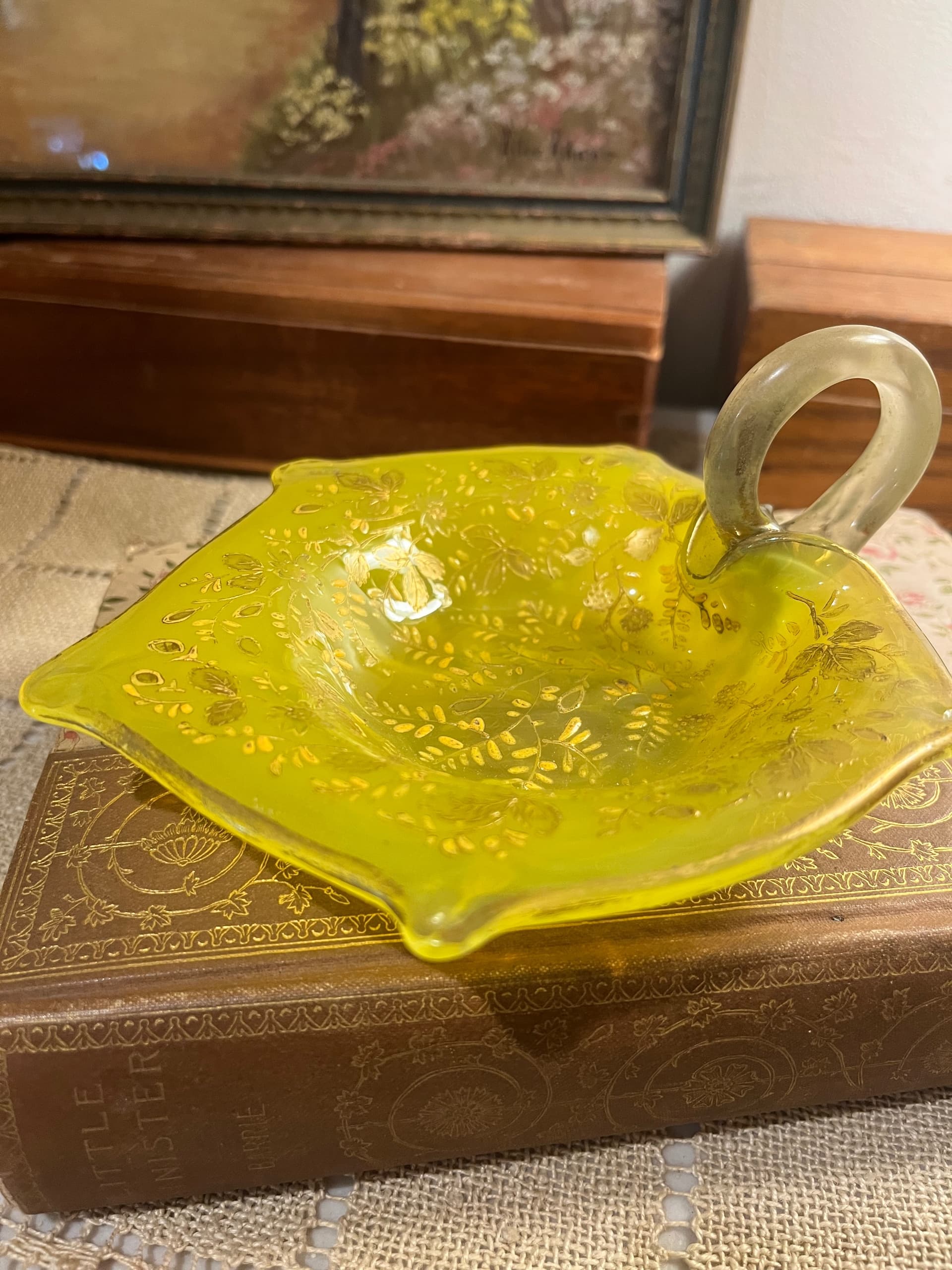 Yellow Leaf Dish [1239] - Regular - Thumbnail 2