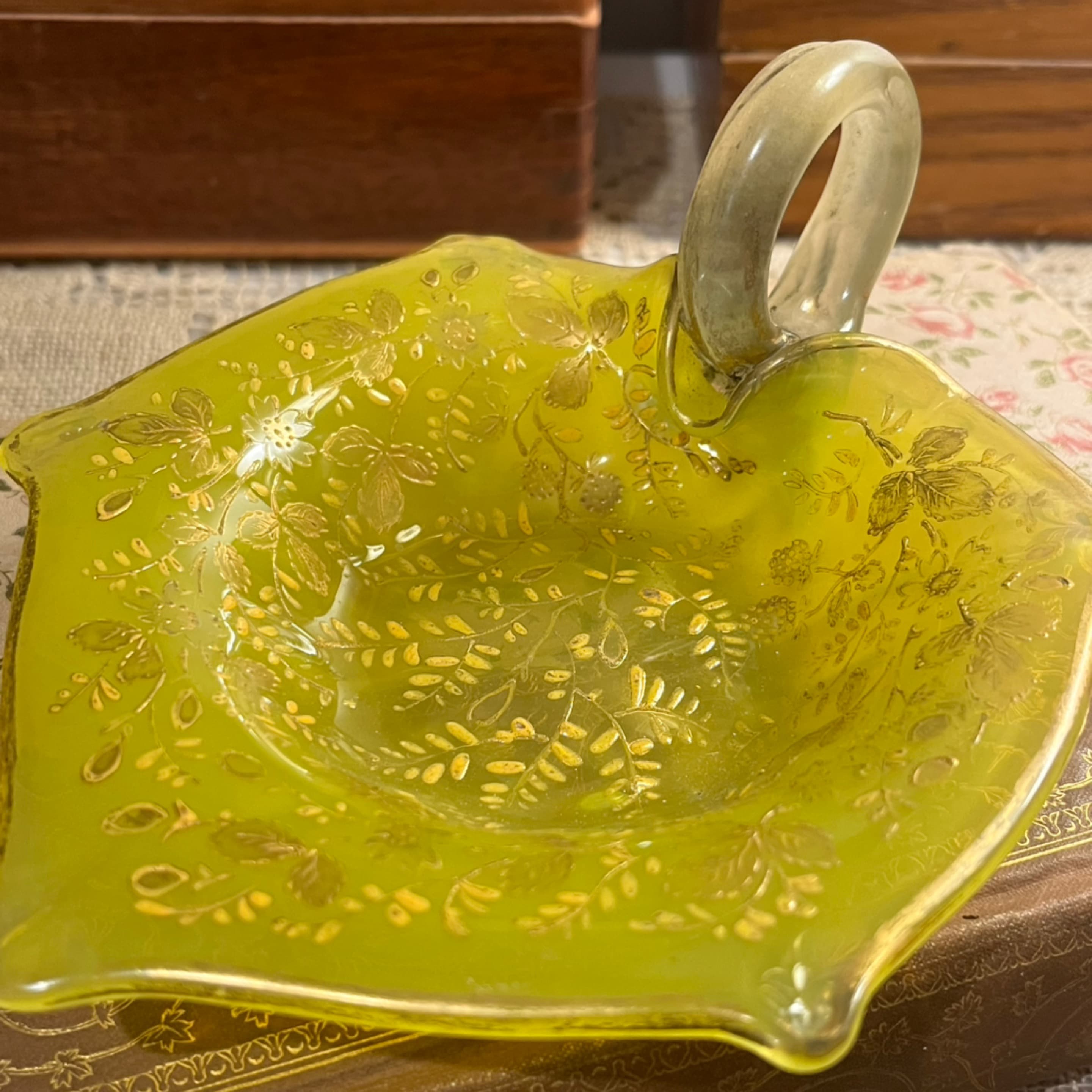 Yellow Leaf Dish [1239] - Regular - Thumbnail 3