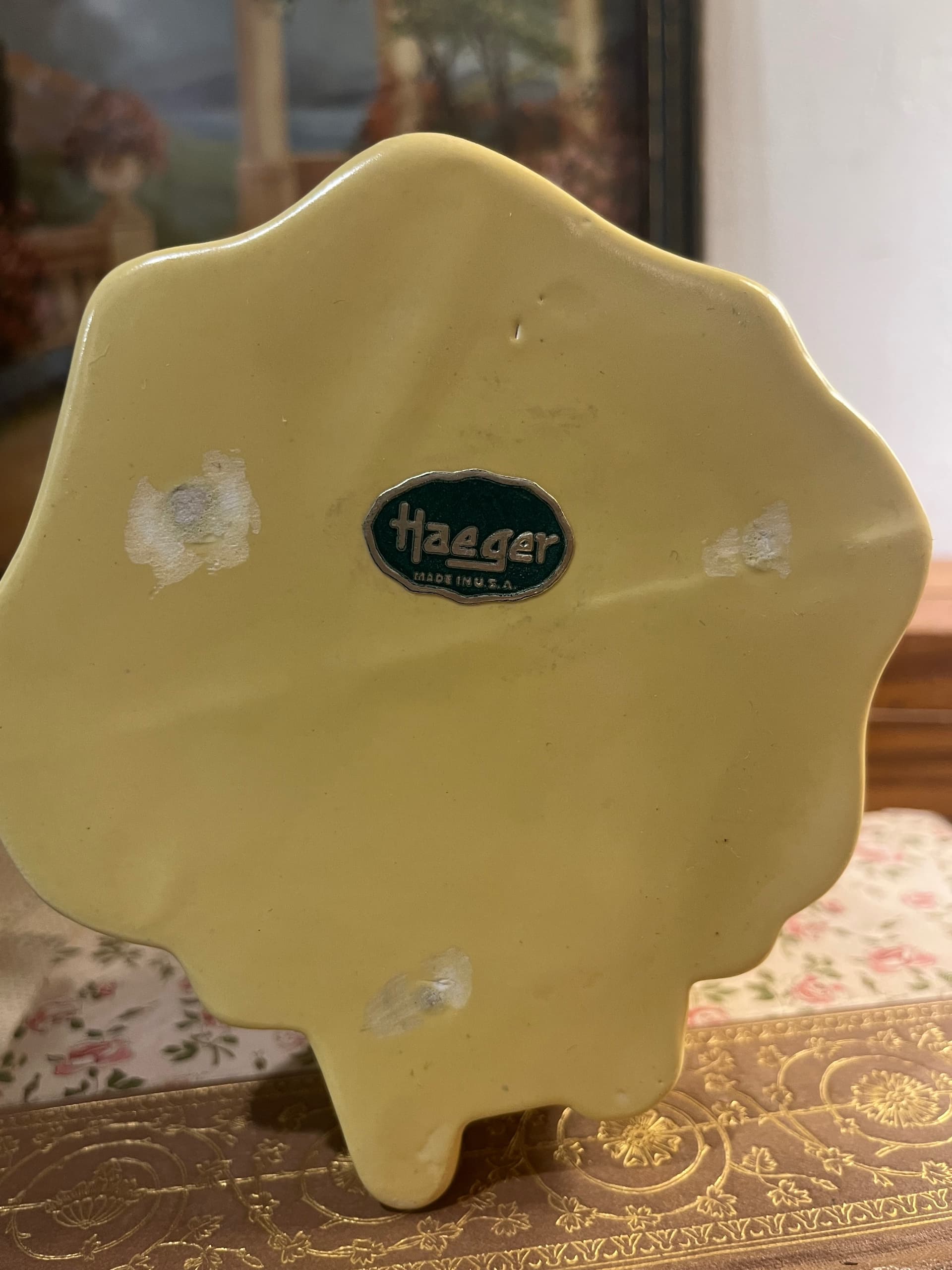 Haeger Yellow Fawn Planter [1239] - Regular - Thumbnail 2