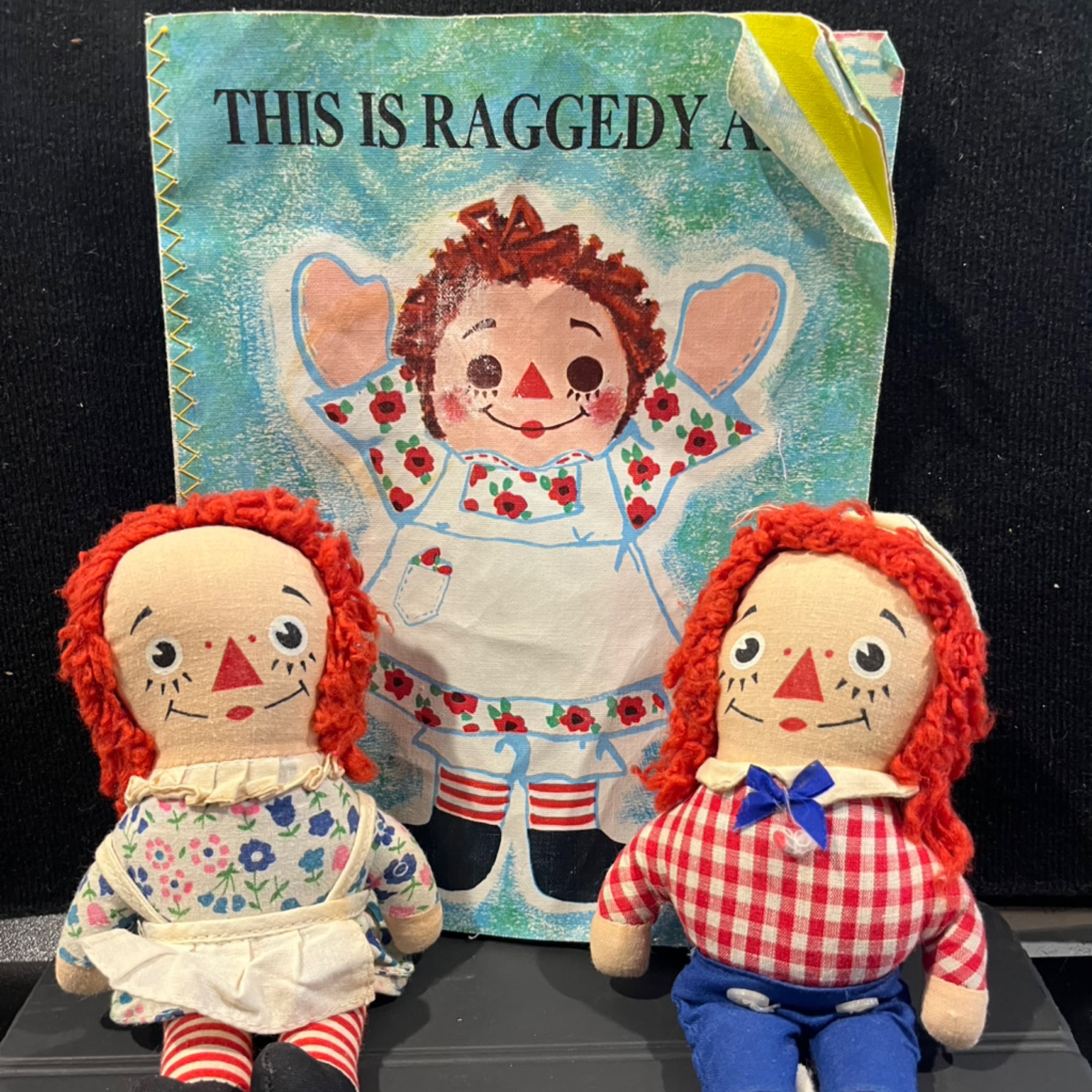 Raggedy Ann and Raggedy Andy with Book - Regular - Thumbnail 4