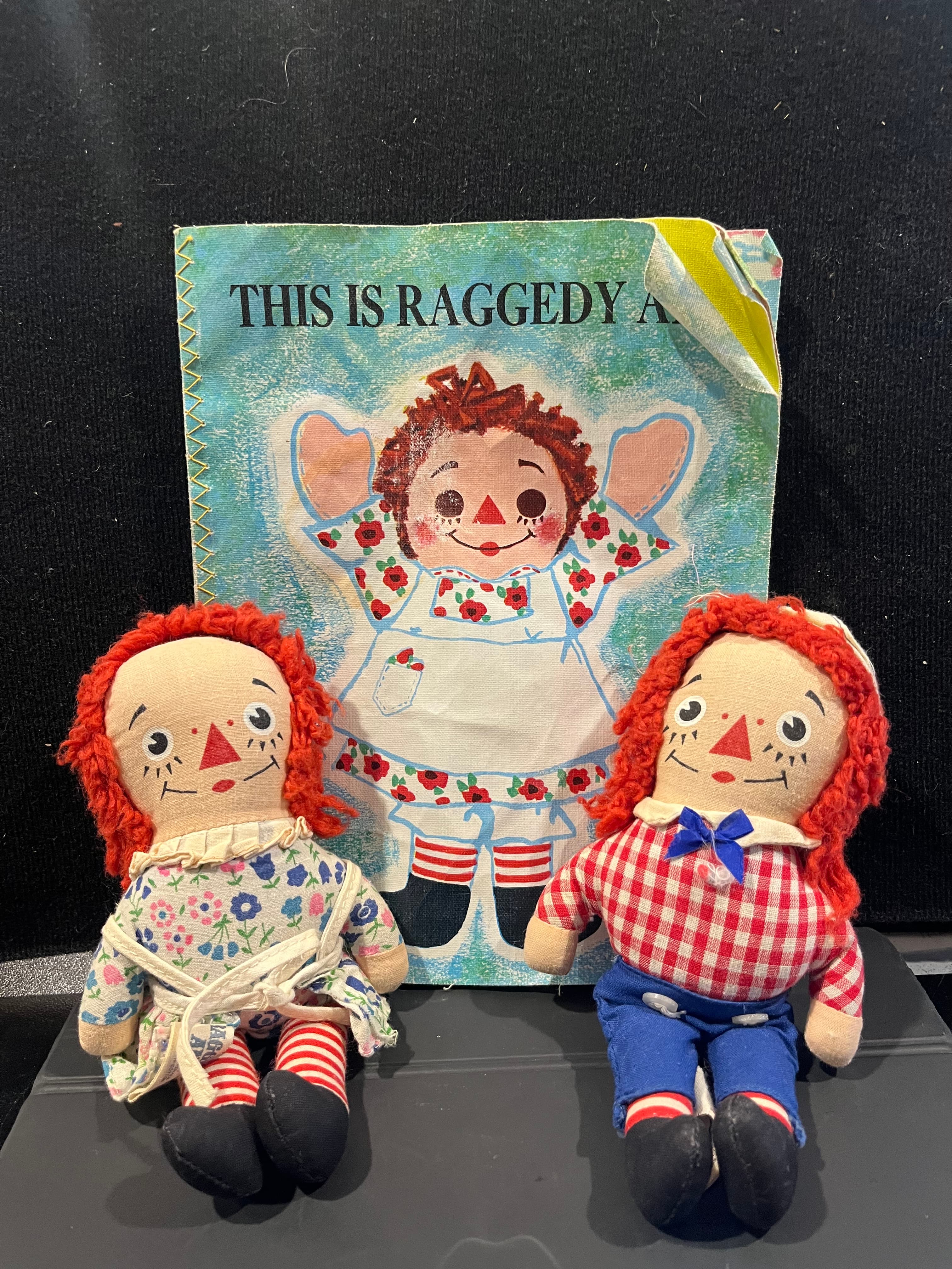 Raggedy Ann and Raggedy Andy with Book - Regular - Thumbnail 3