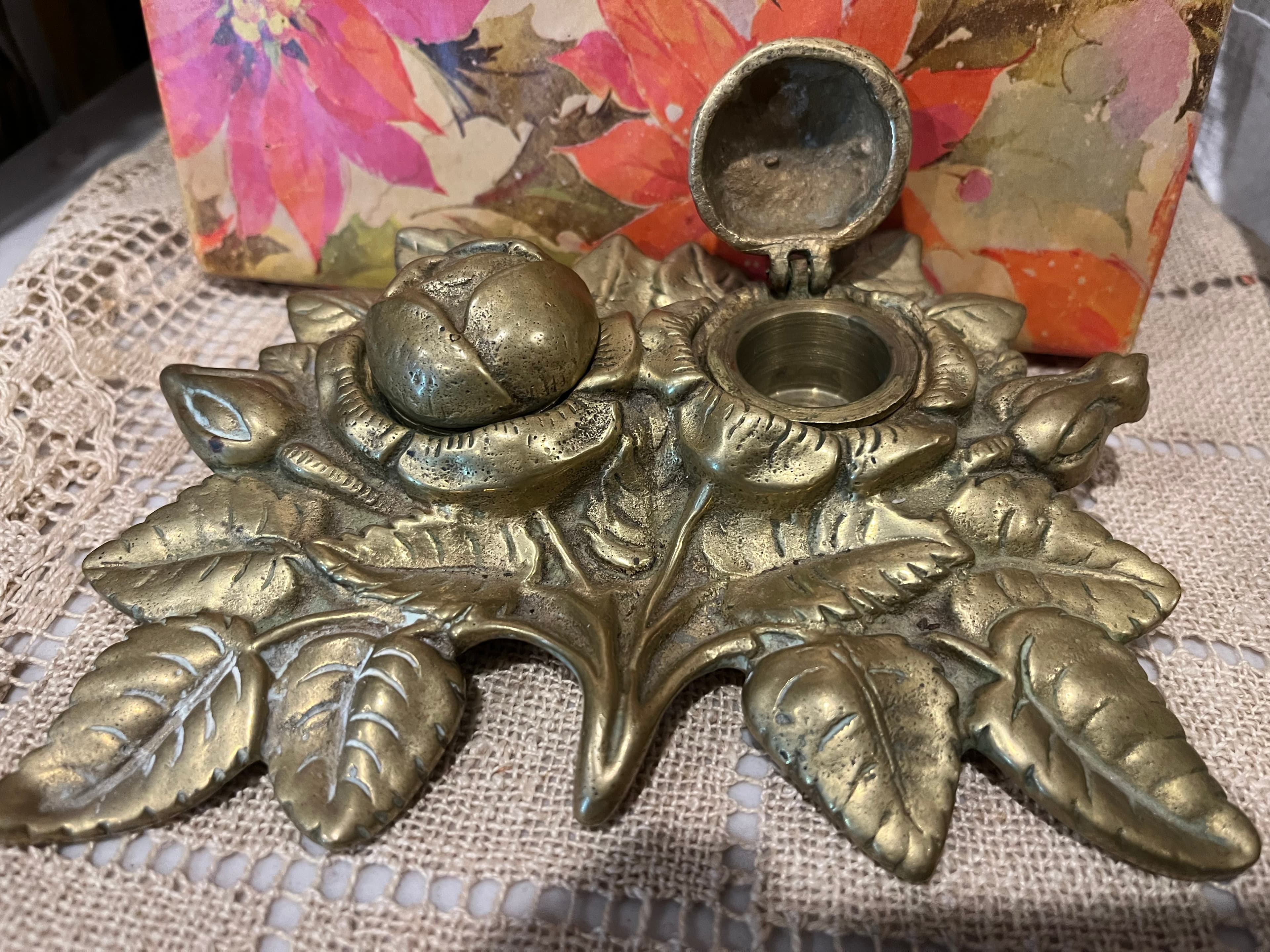 Victorian Brass Double Inkwell 941 - Regular - Thumbnail 4