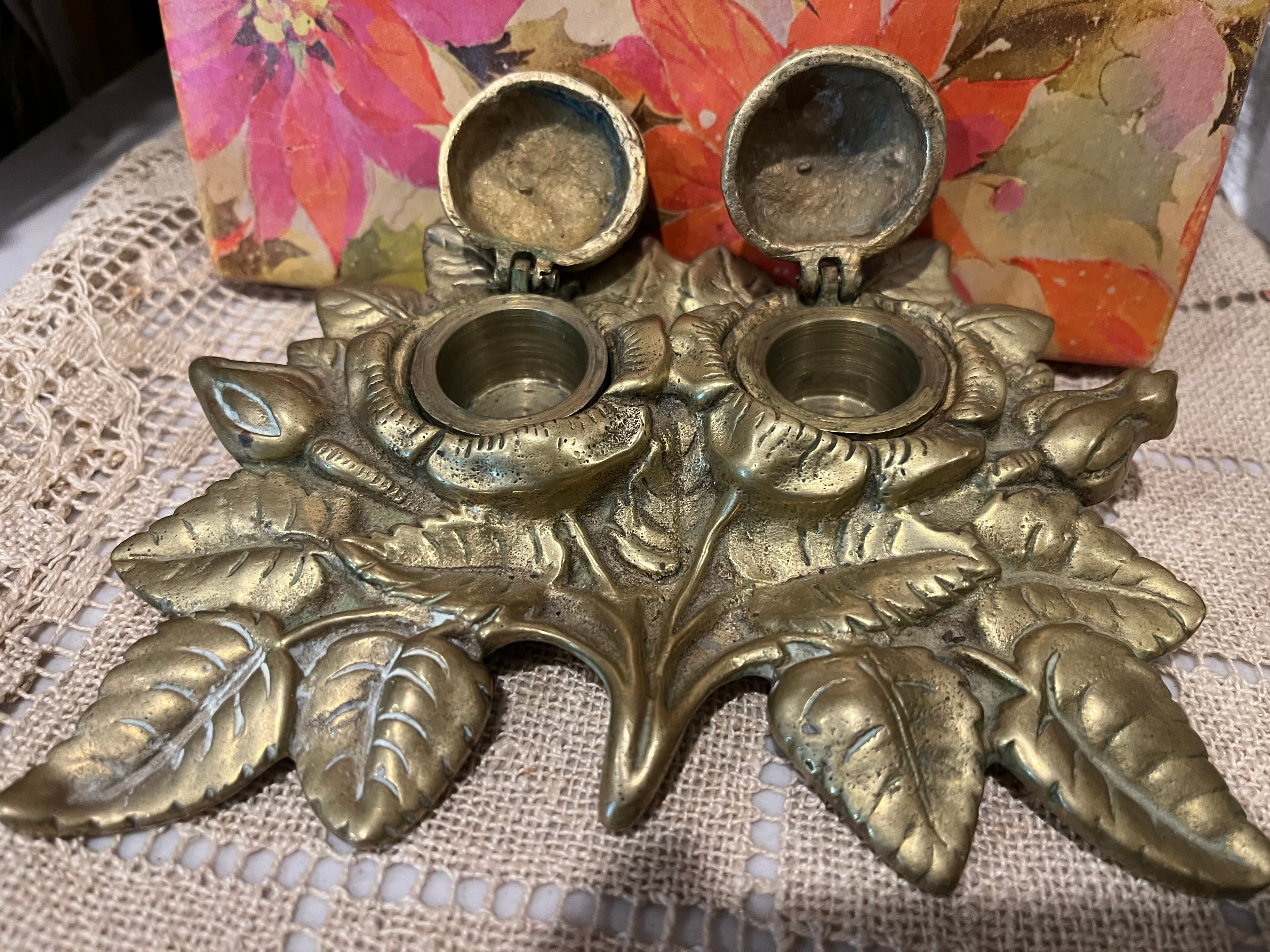 Victorian Brass Double Inkwell 941 - Regular - Thumbnail 6