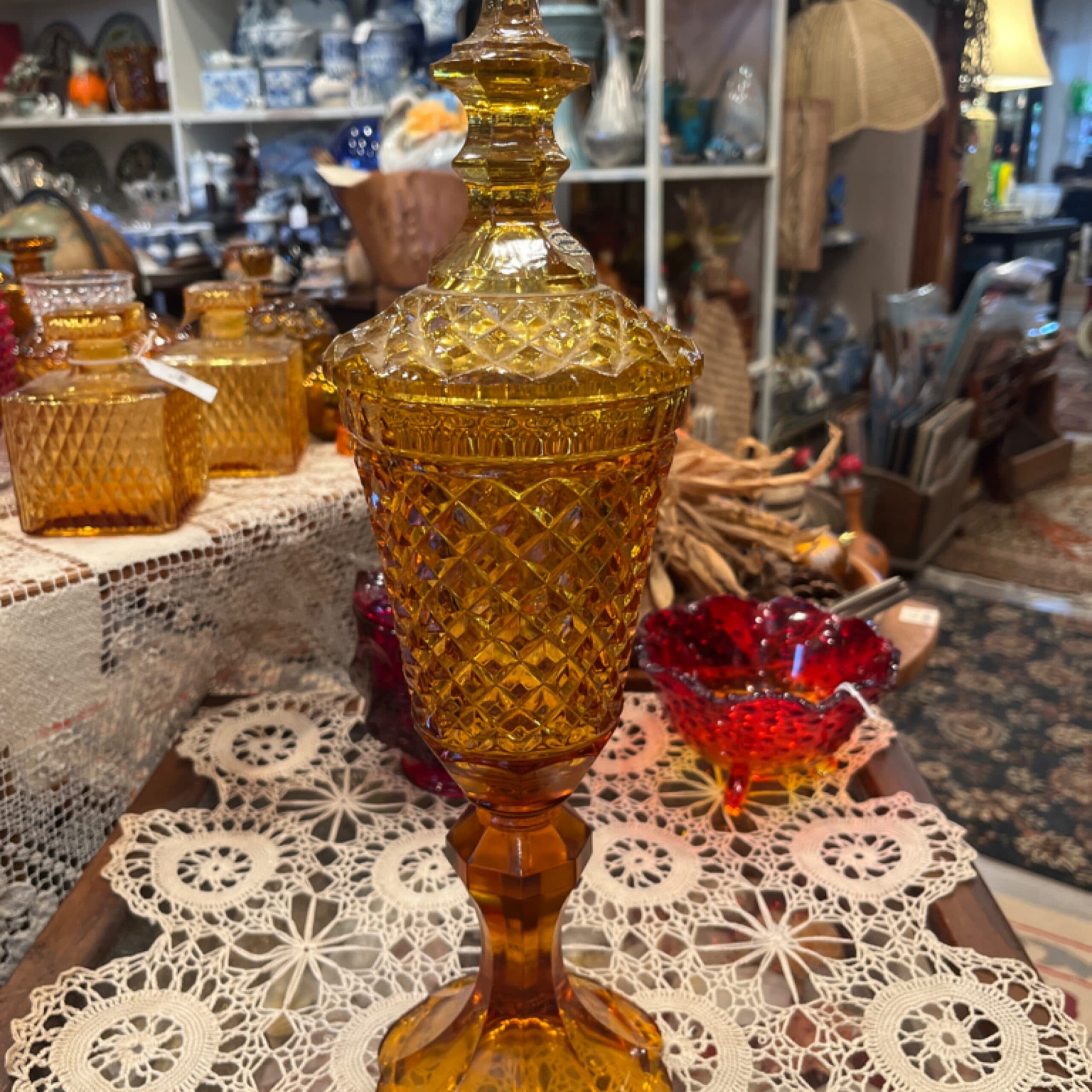 Amber Glass Diamond Point Apothecary Jar W/Lid By L.E. Smith - Regular - Thumbnail 2