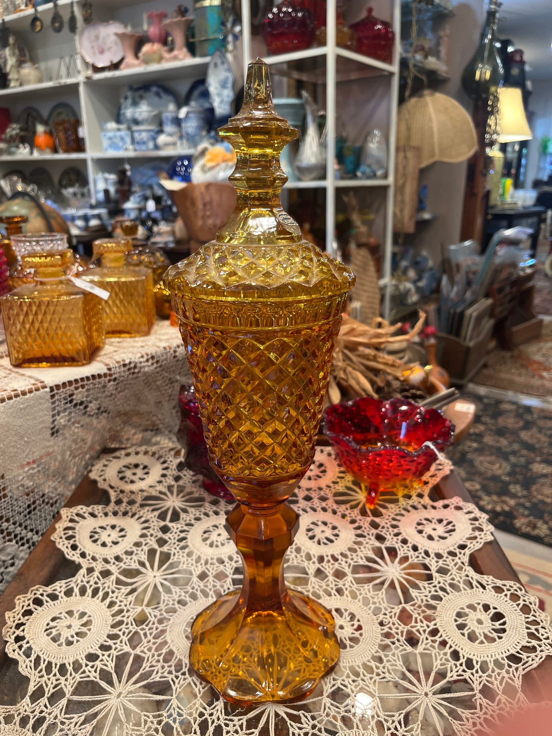 Amber Glass Diamond Point Apothecary Jar W/Lid By L.E. Smith - Regular - Thumbnail 5