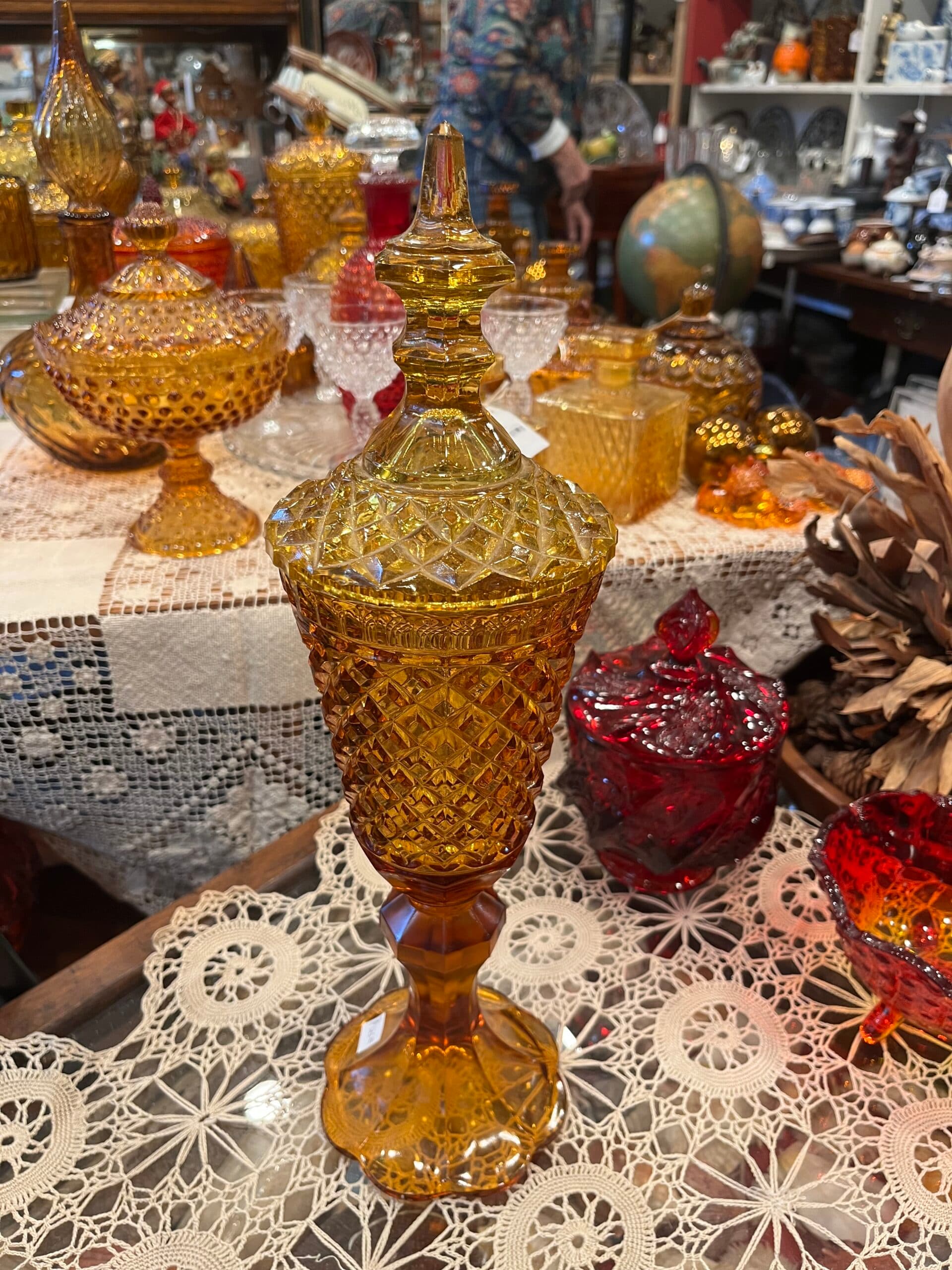 Amber Glass Diamond Point Apothecary Jar W/Lid By L.E. Smith - Regular - Thumbnail 7