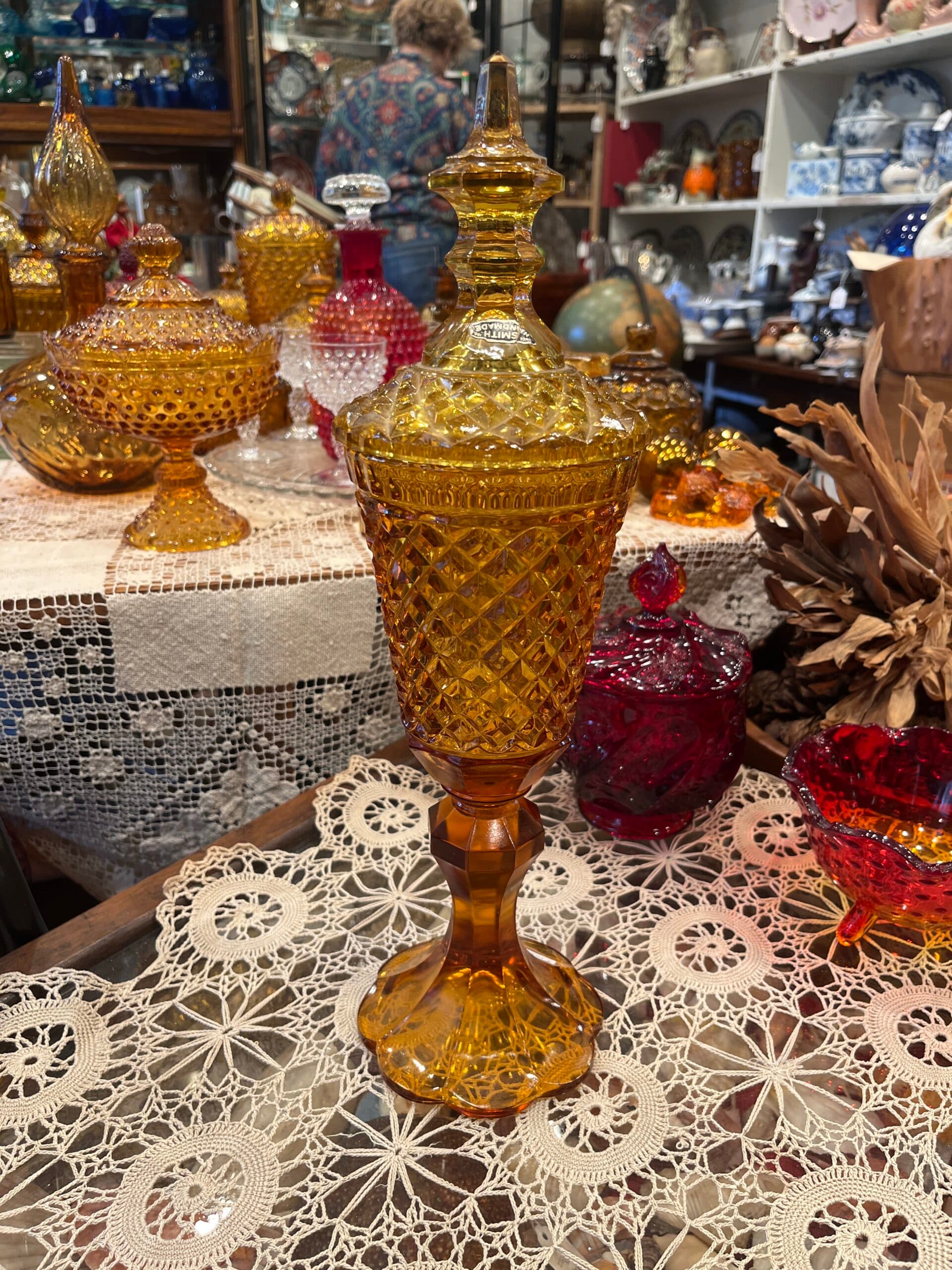 Amber Glass Diamond Point Apothecary Jar W/Lid By L.E. Smith - Regular - Thumbnail 4