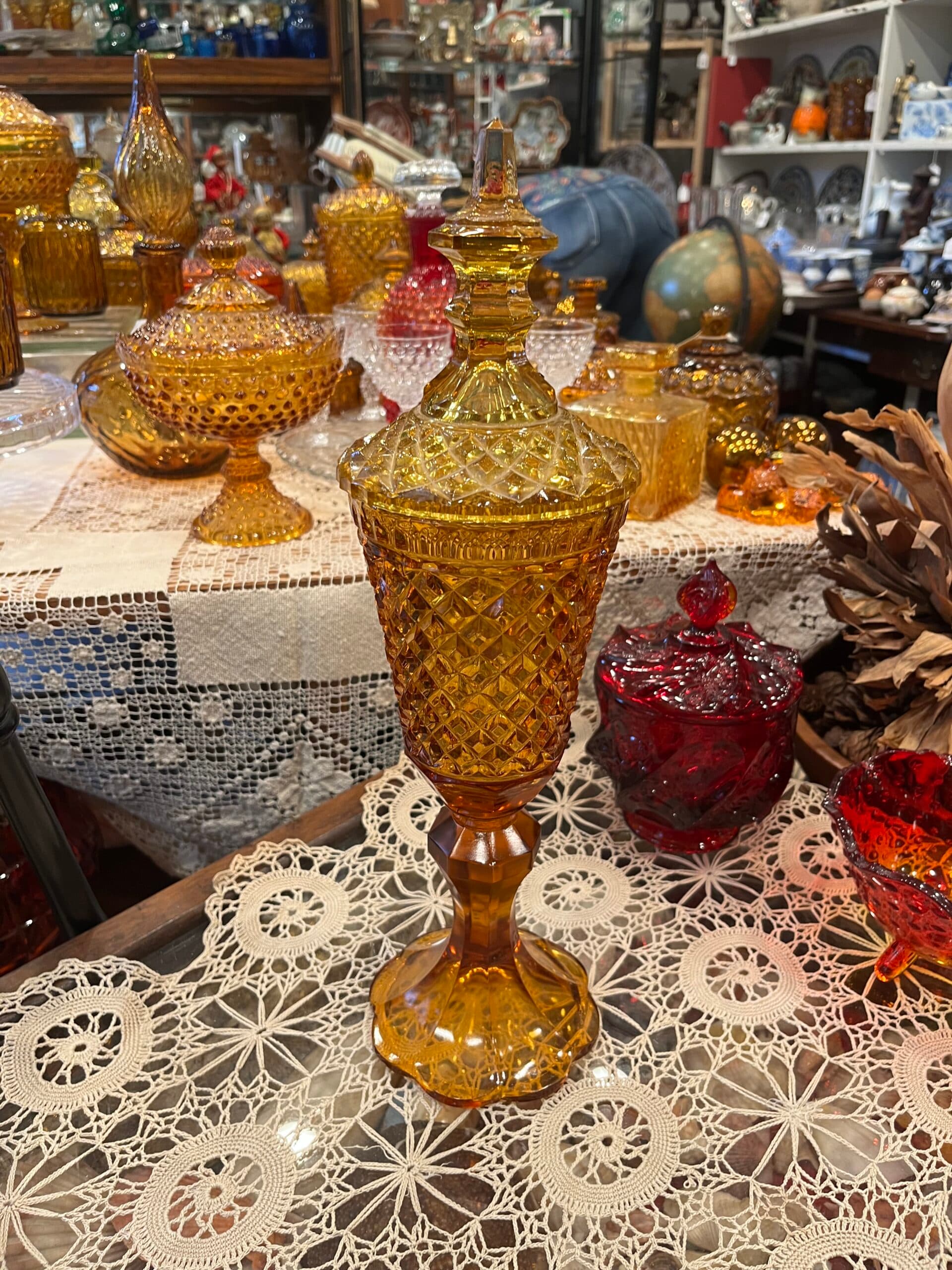 Amber Glass Diamond Point Apothecary Jar W/Lid By L.E. Smith - Regular - Thumbnail 3