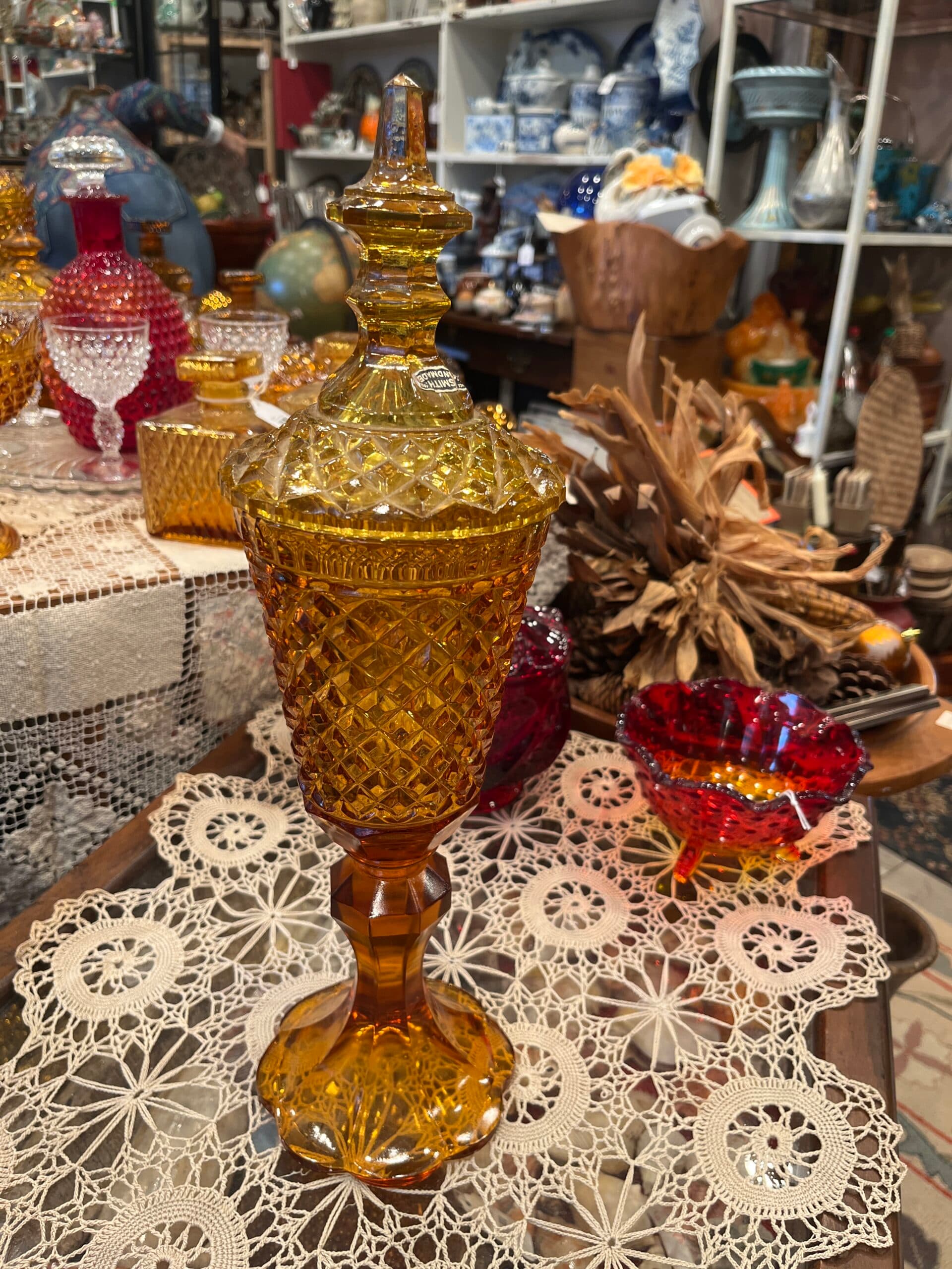 Amber Glass Diamond Point Apothecary Jar W/Lid By L.E. Smith - Regular - Thumbnail 8