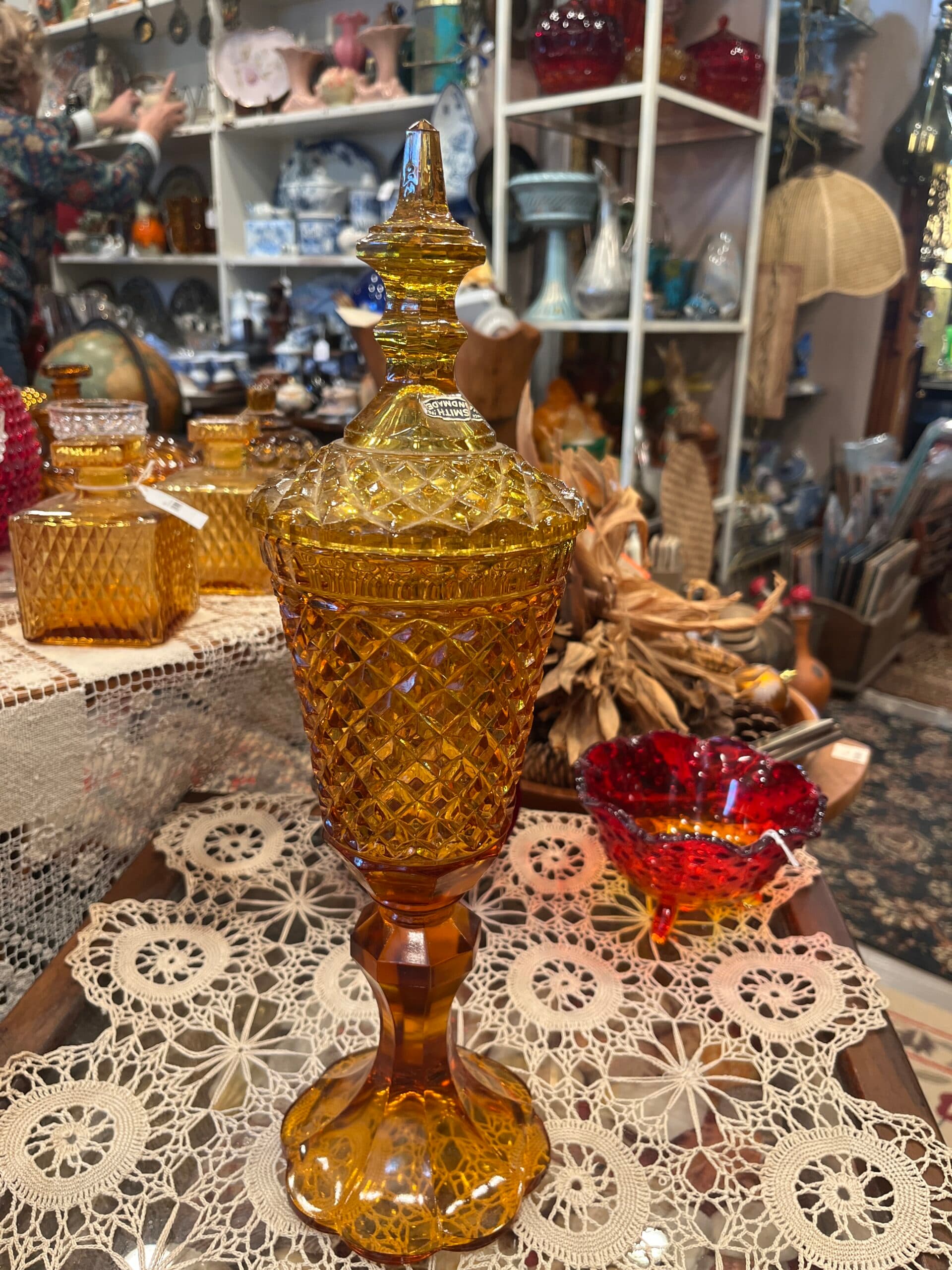 Amber Glass Diamond Point Apothecary Jar W/Lid By L.E. Smith - Regular - Thumbnail 10