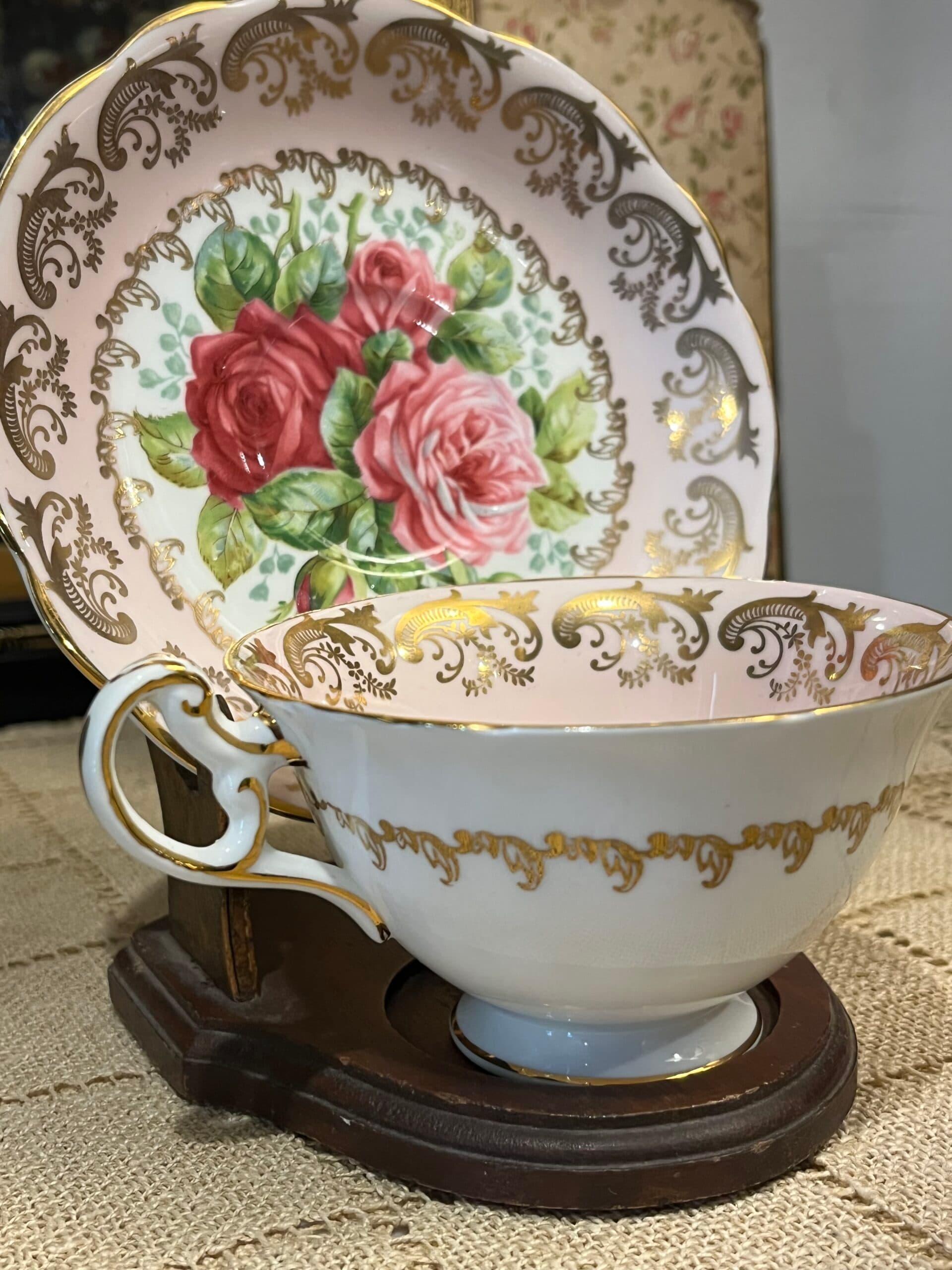 E.B. Foley Floral Teacup and Saucer - Regular - Thumbnail 3