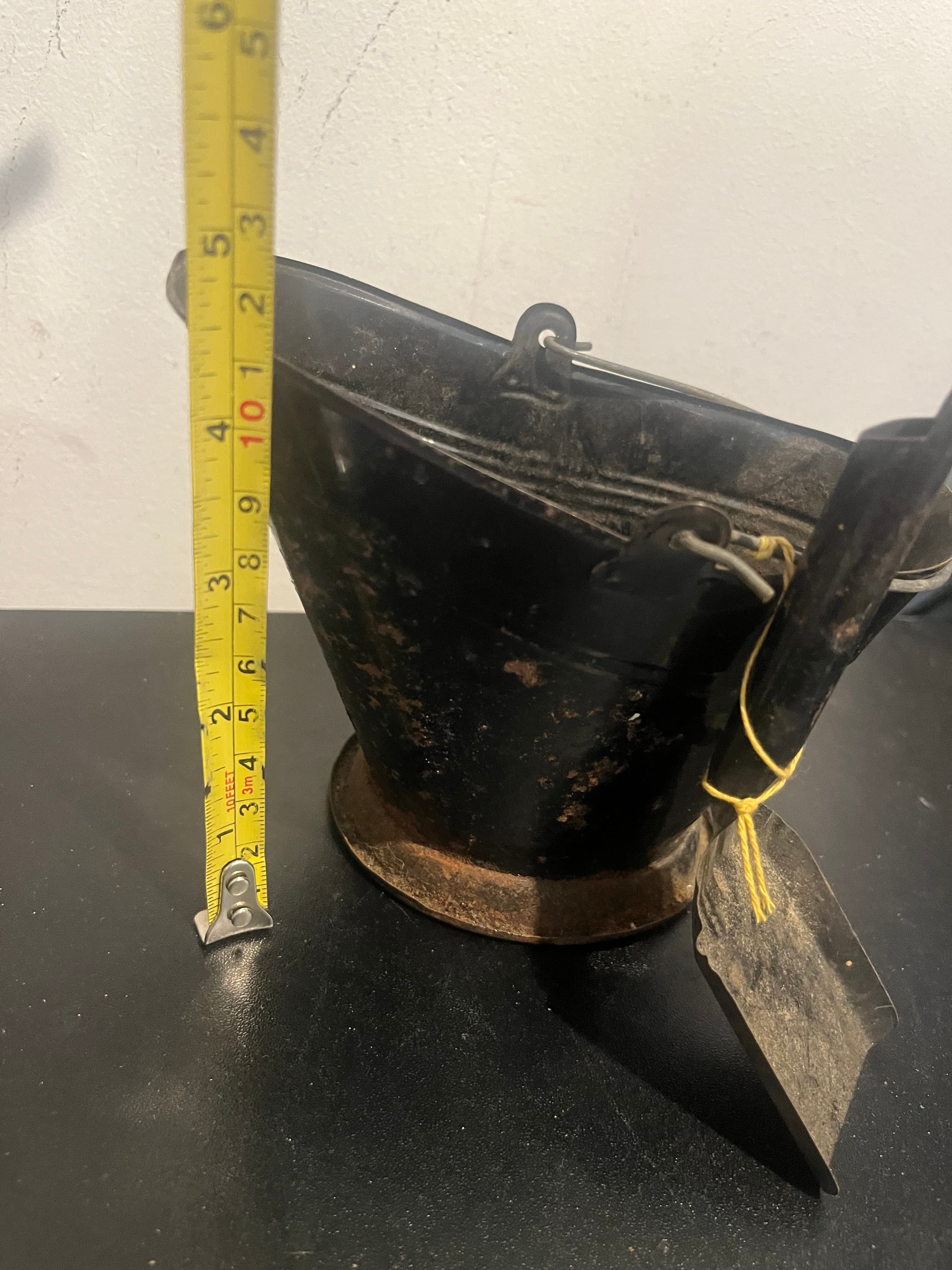 Small Coal Scuttle with Shovel - Regular - Thumbnail 6