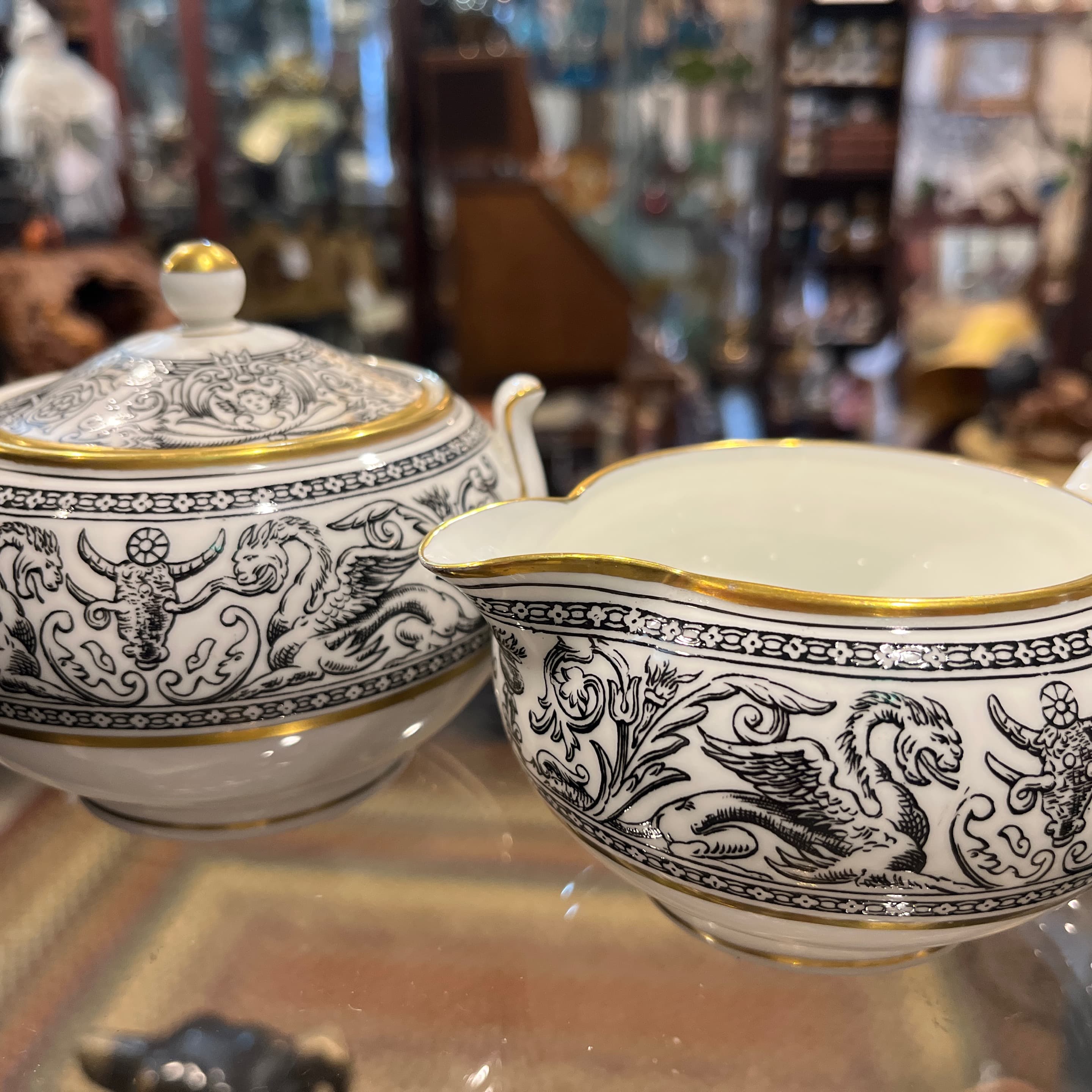Wedgwood Florentine Sugar Bowl and Creamer - Regular - Thumbnail 4