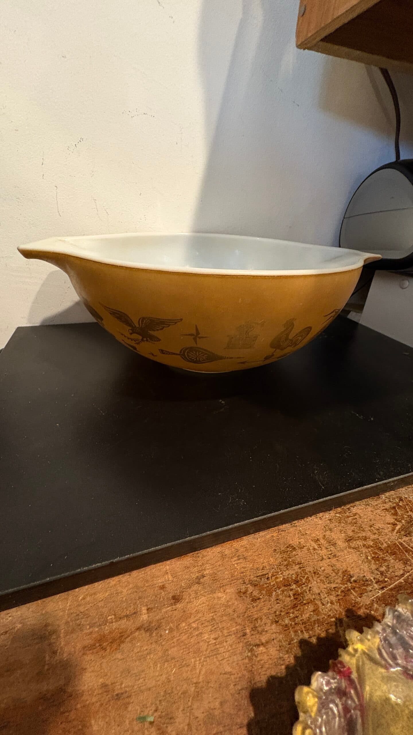 AS IS Pyrex 4 Qt Cinderella Bowl - Regular - Thumbnail 3