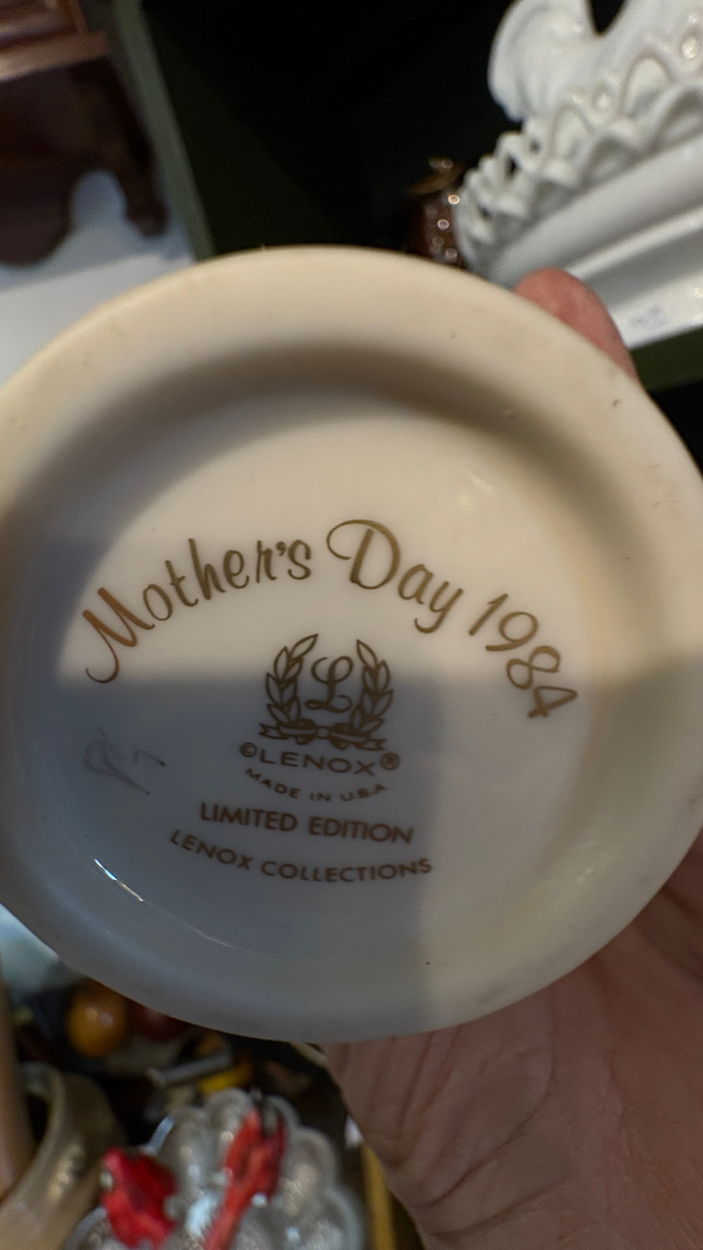 Lenox 1984 Mother’s Day Vase with Deer - Regular - Thumbnail 3