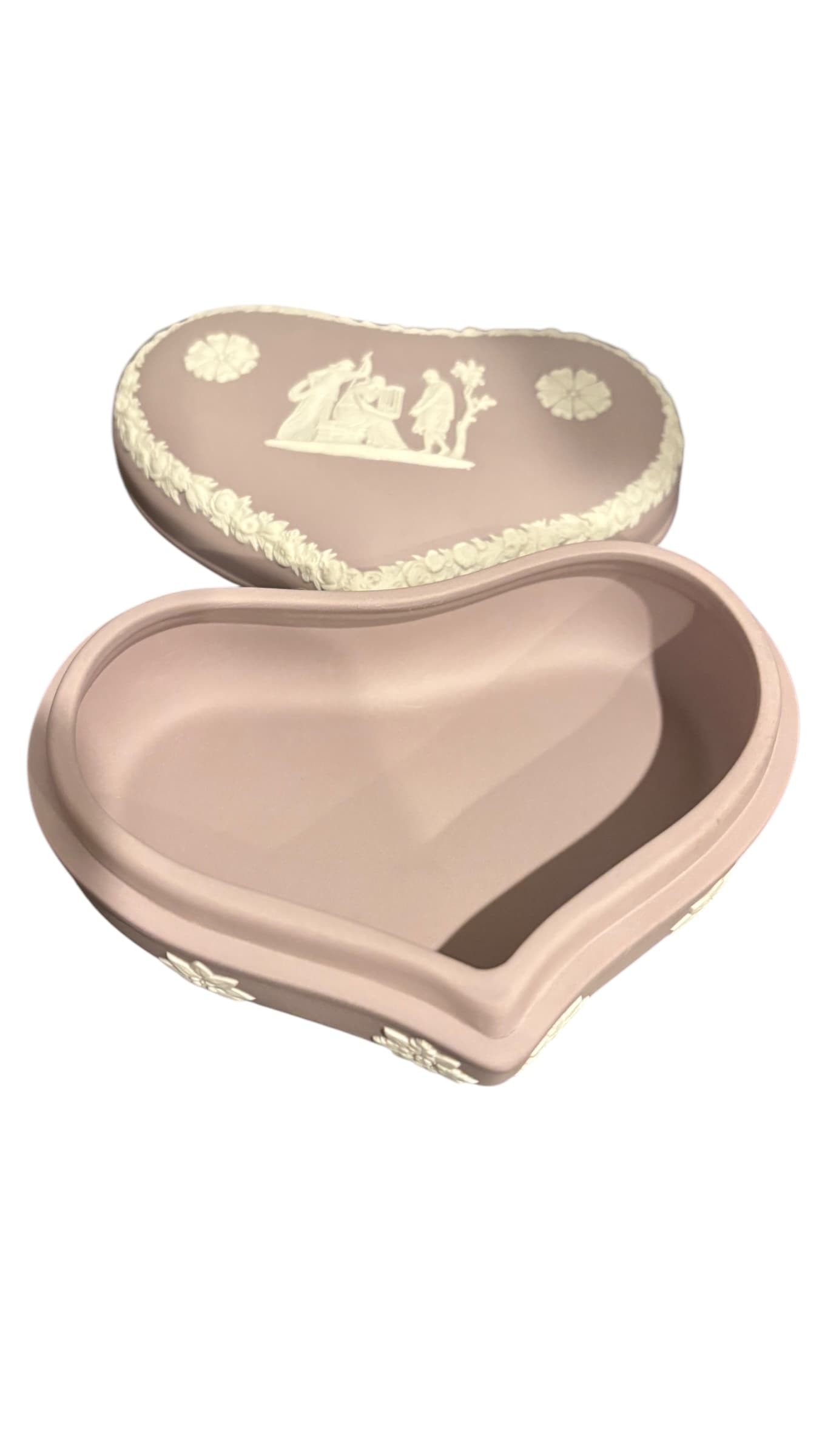 Wedgwood Lilac Heart Shaped Box - Regular - Thumbnail 4