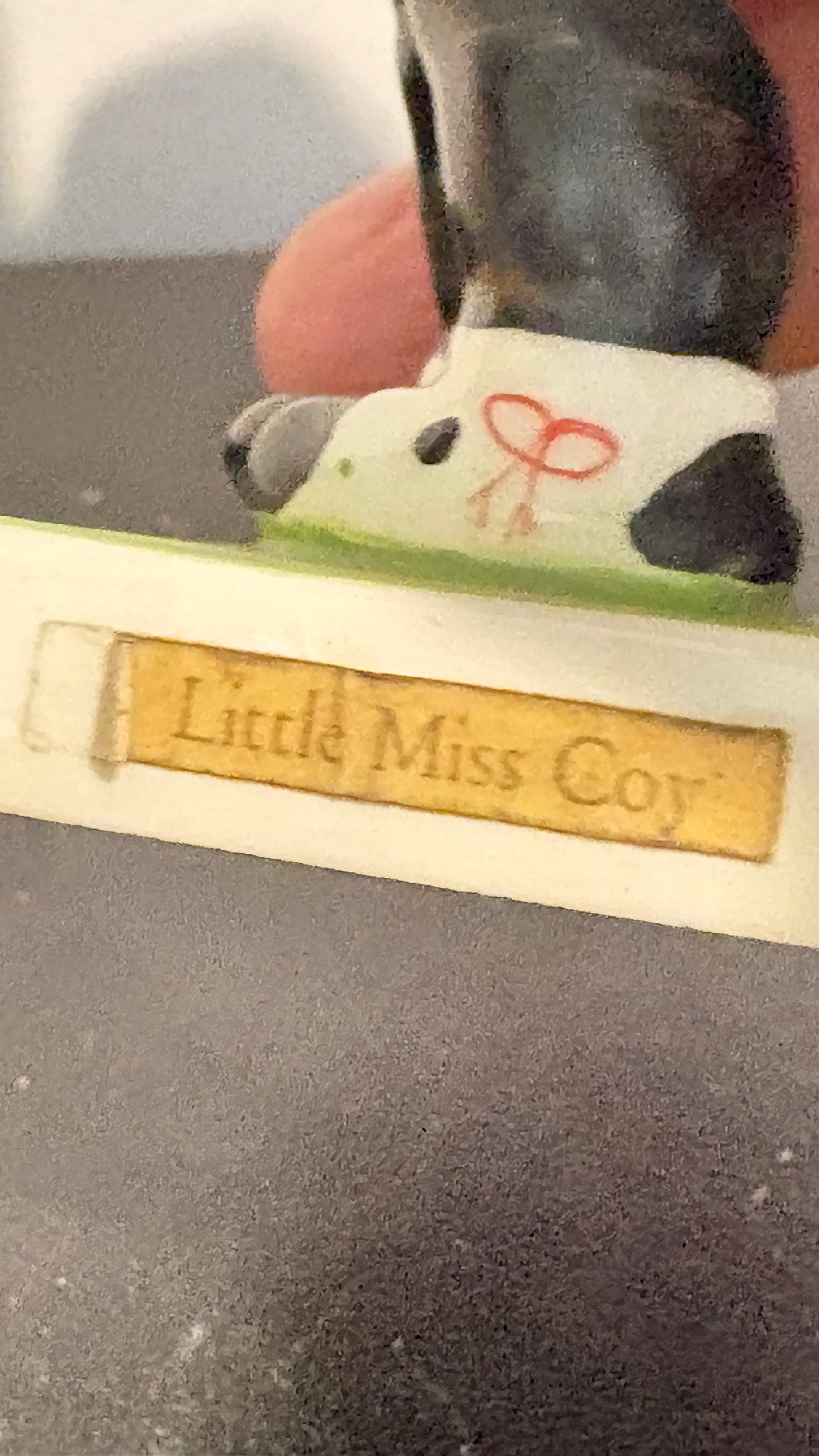 Goebel Little Miss Coy Red Head - Regular - Thumbnail 3