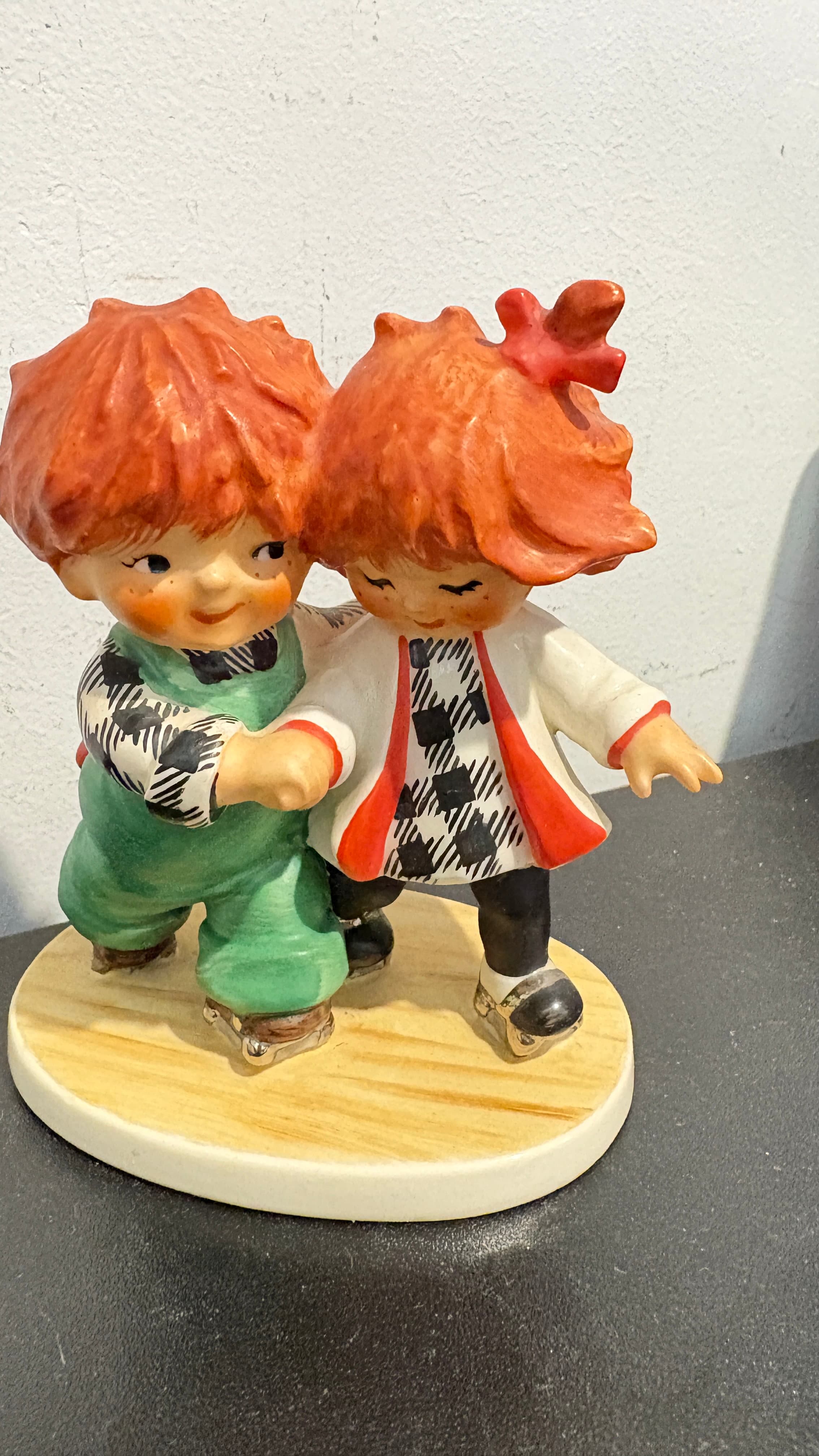 Goebel Redhead Roller Skating - Regular - Thumbnail 5