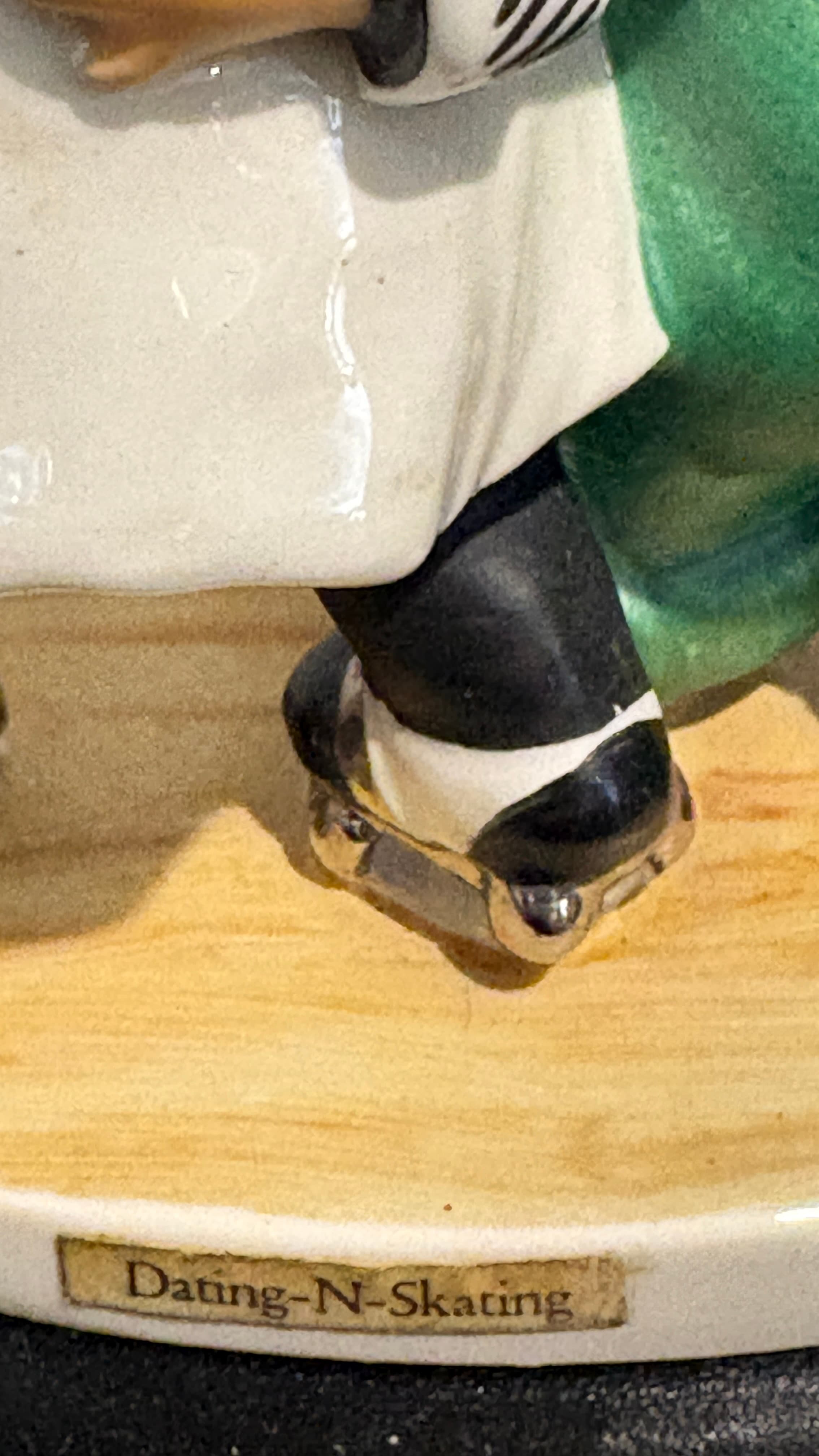 Goebel Redhead Roller Skating - Regular - Thumbnail 4