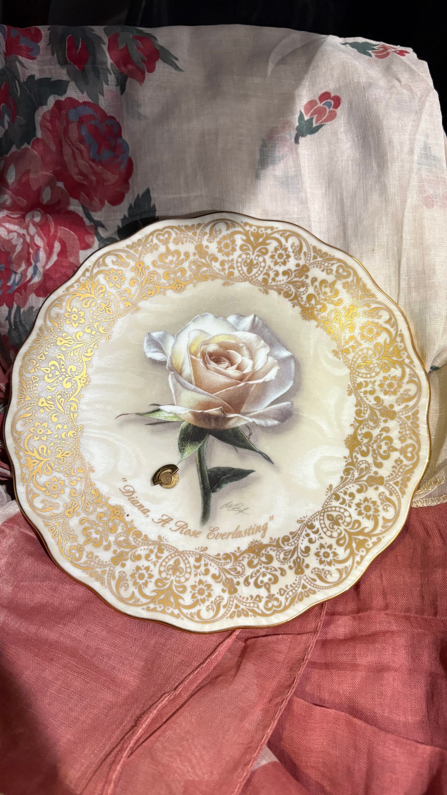 Diana, A Rose Everlasting Musical Plate - Regular - Thumbnail 3