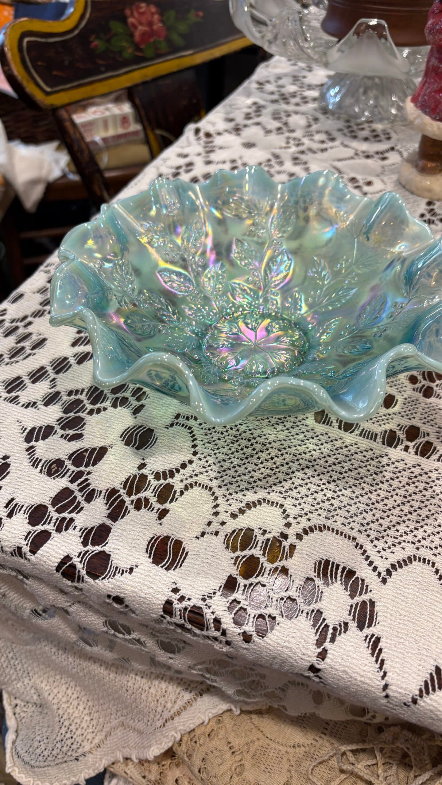 Fenton Carnival Glass Holly Leaves a& Berries Bowl - Regular - Thumbnail 8