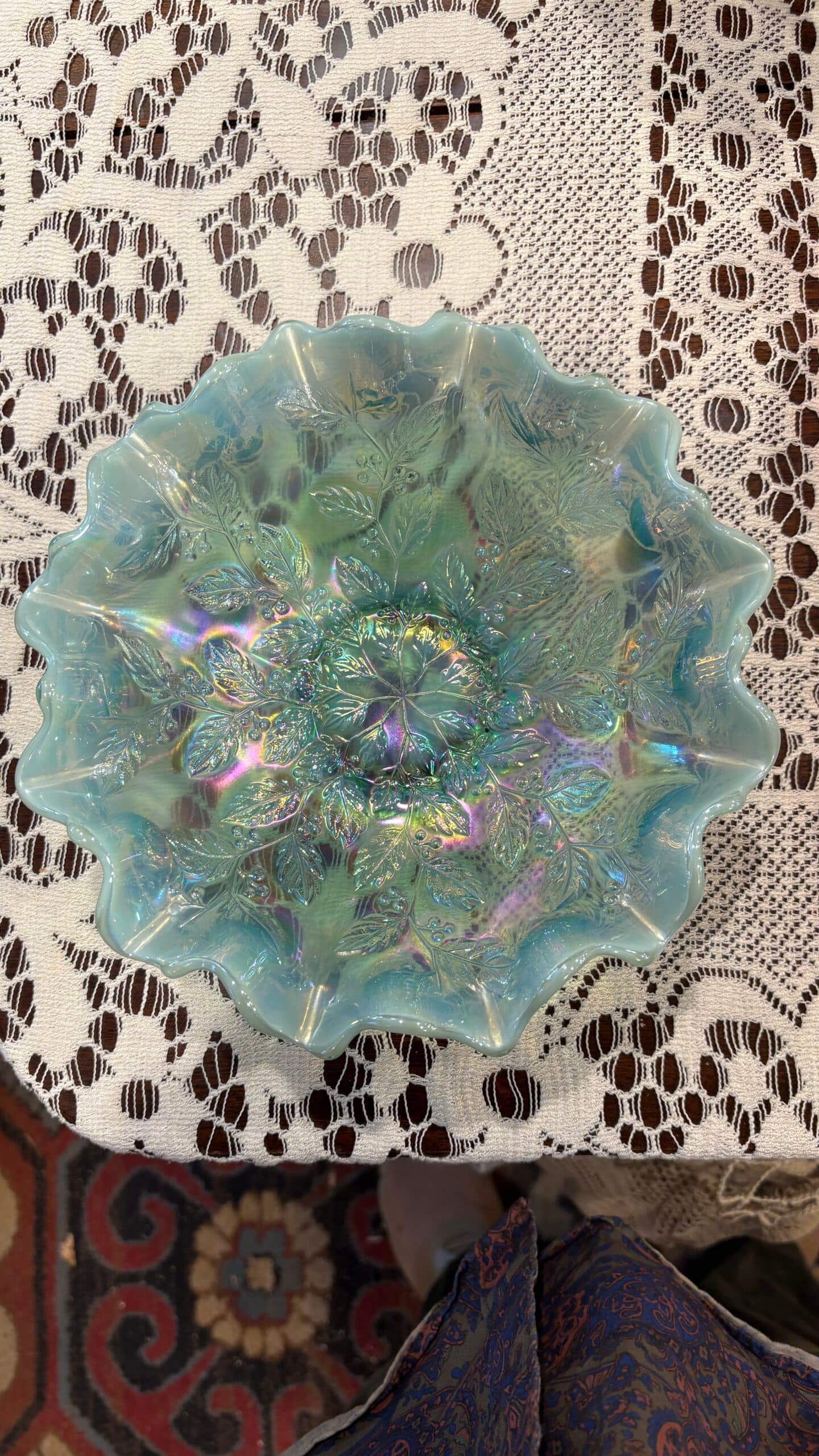 Fenton Carnival Glass Holly Leaves a& Berries Bowl - Regular - Thumbnail 4