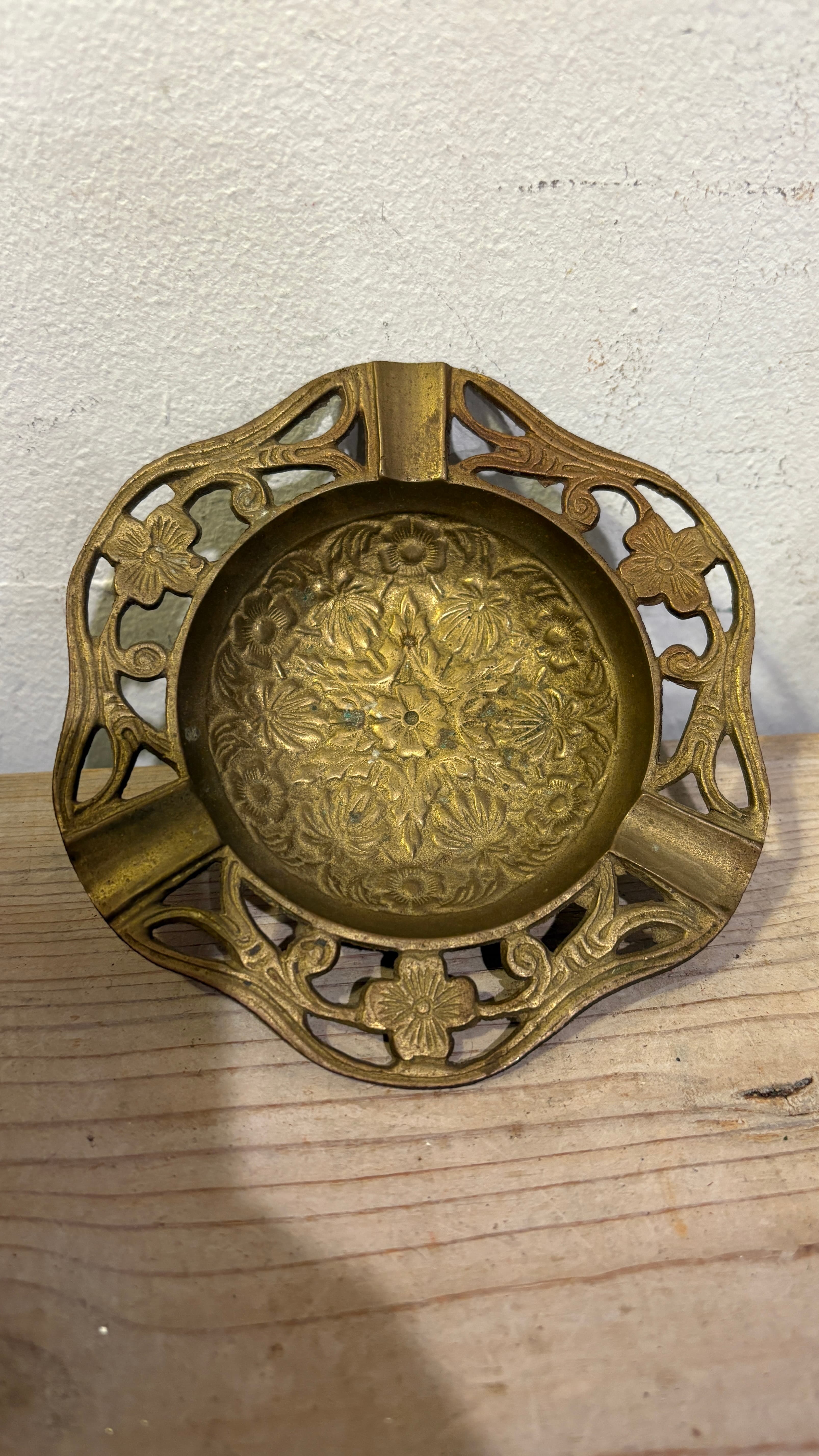 Vintage Ornate Brass Ashtray - Regular - Thumbnail 2