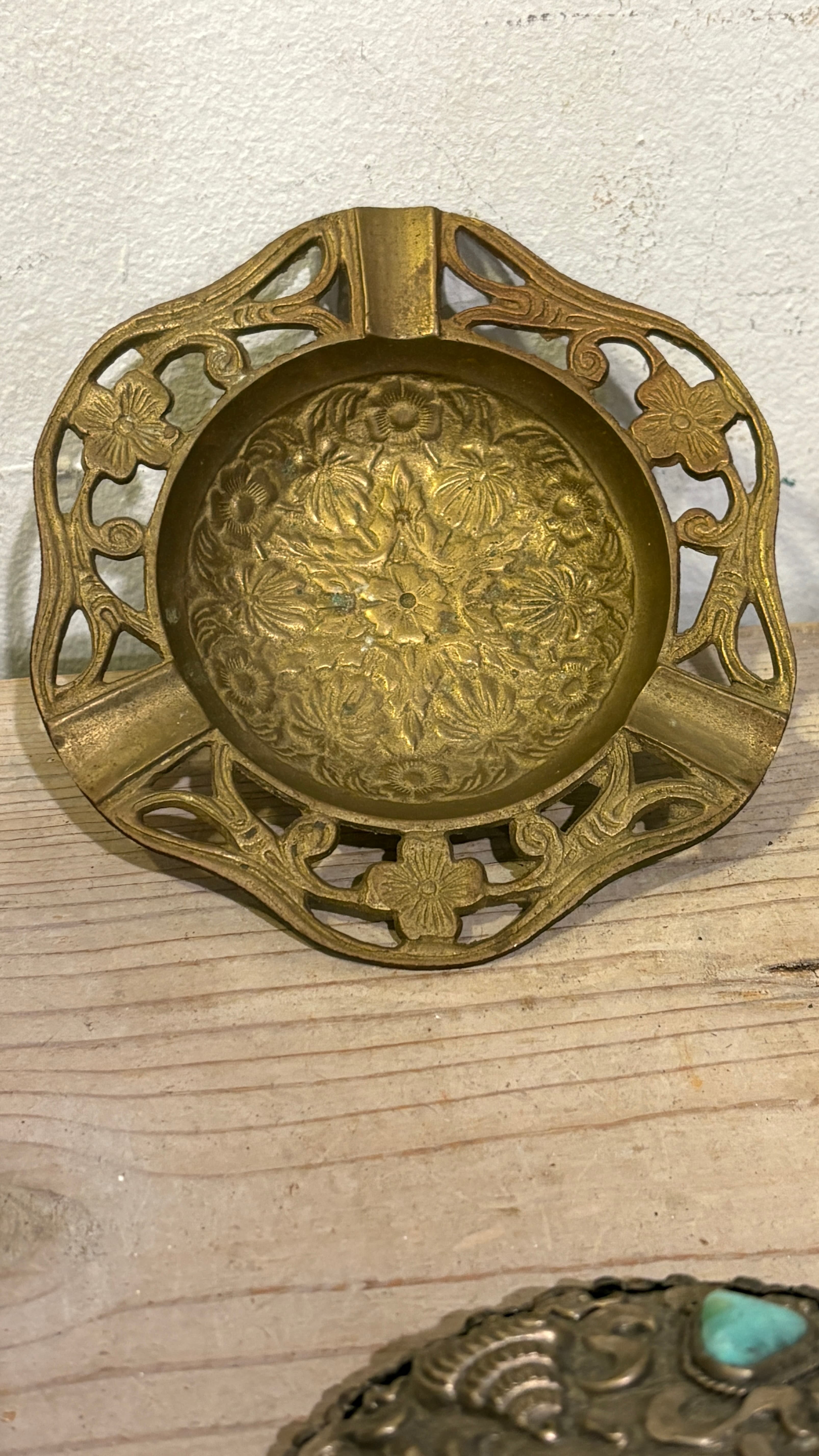 Vintage Ornate Brass Ashtray - Regular - Thumbnail 5