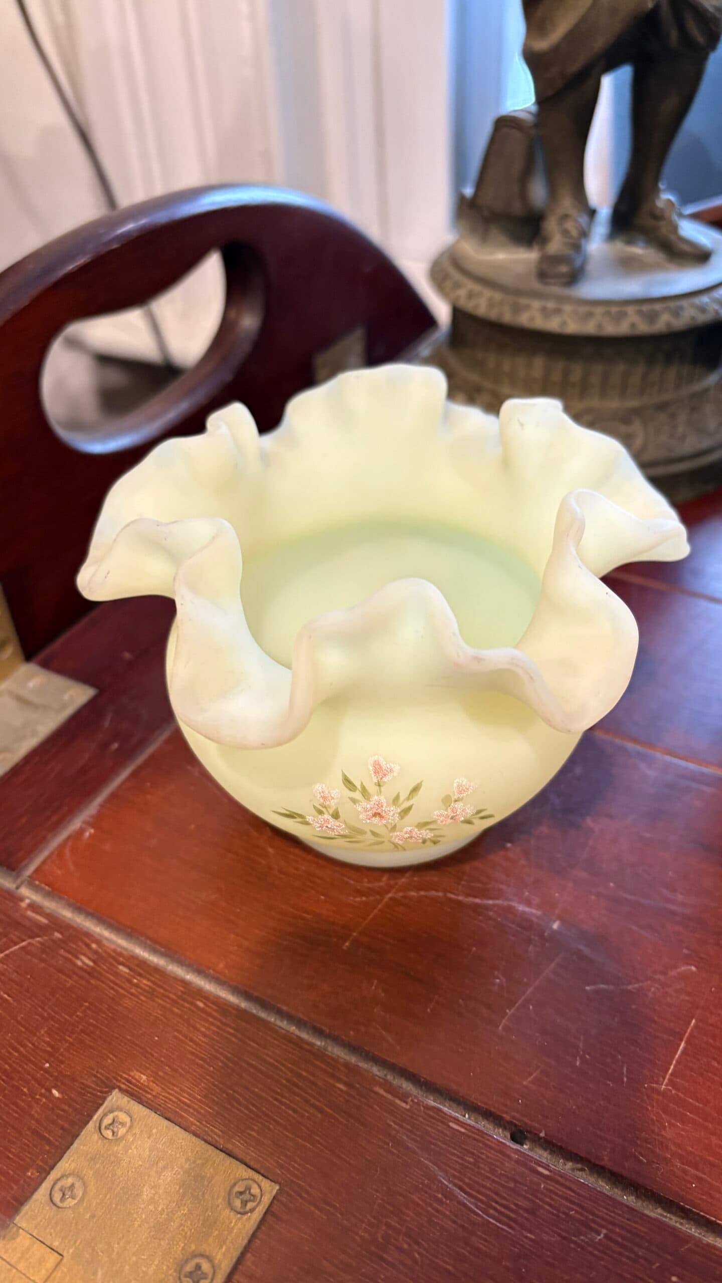 Fenton Custard Satan Rose Bowl - Regular - Thumbnail 2