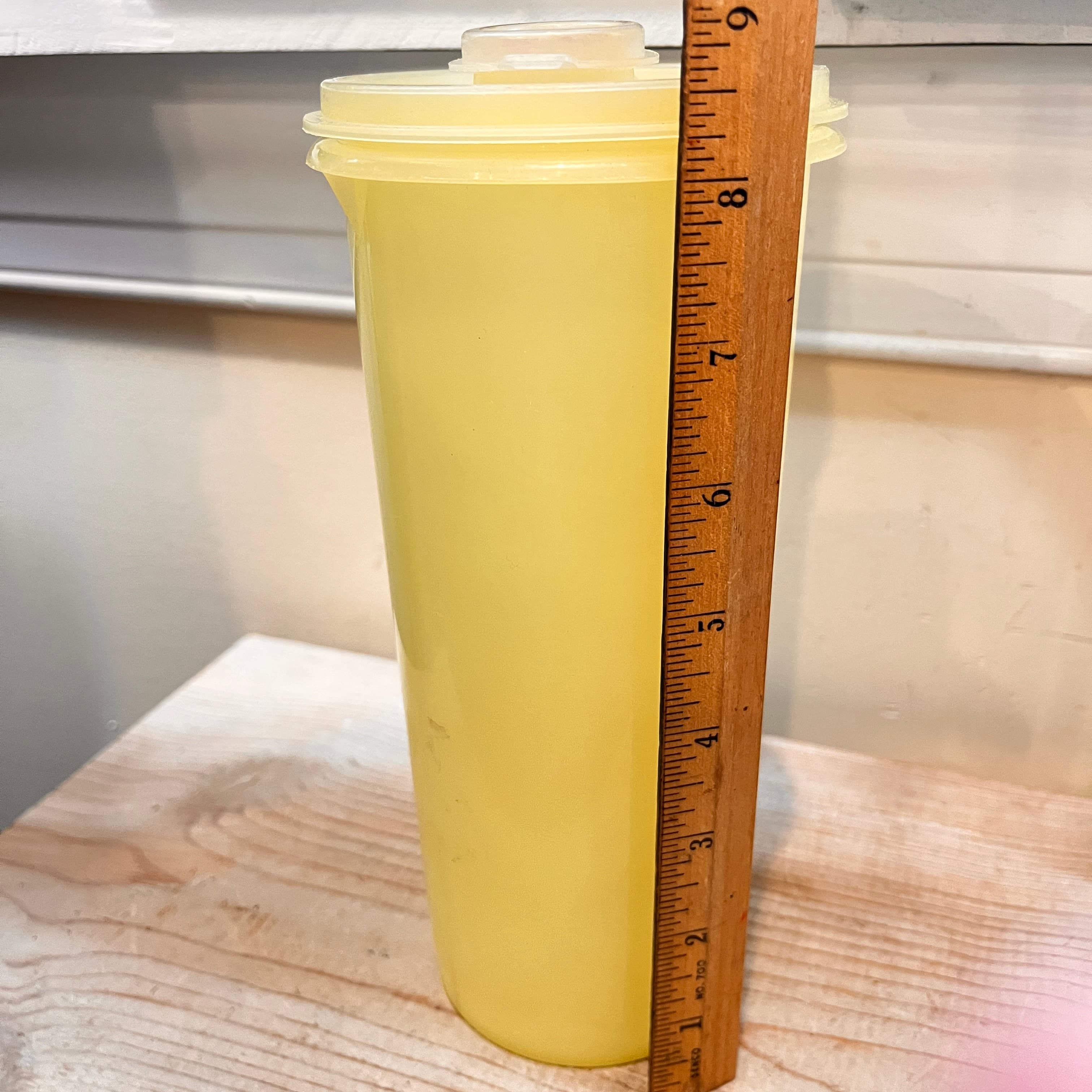 VIntage Yellow Tupperware shaker - Regular - Thumbnail 4