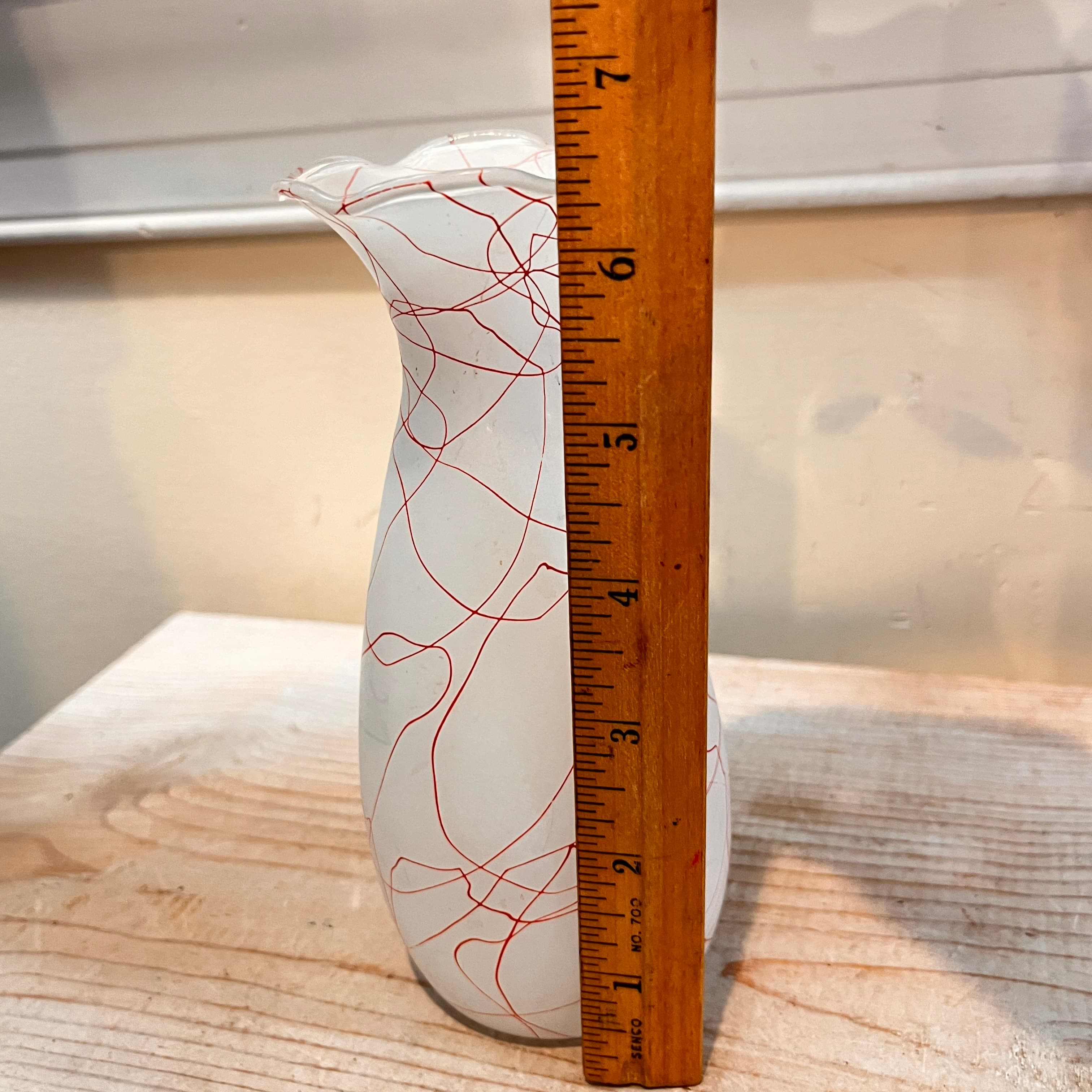 Hazel Atlas White Frosted Spaghetti Vase - Regular - Thumbnail 3