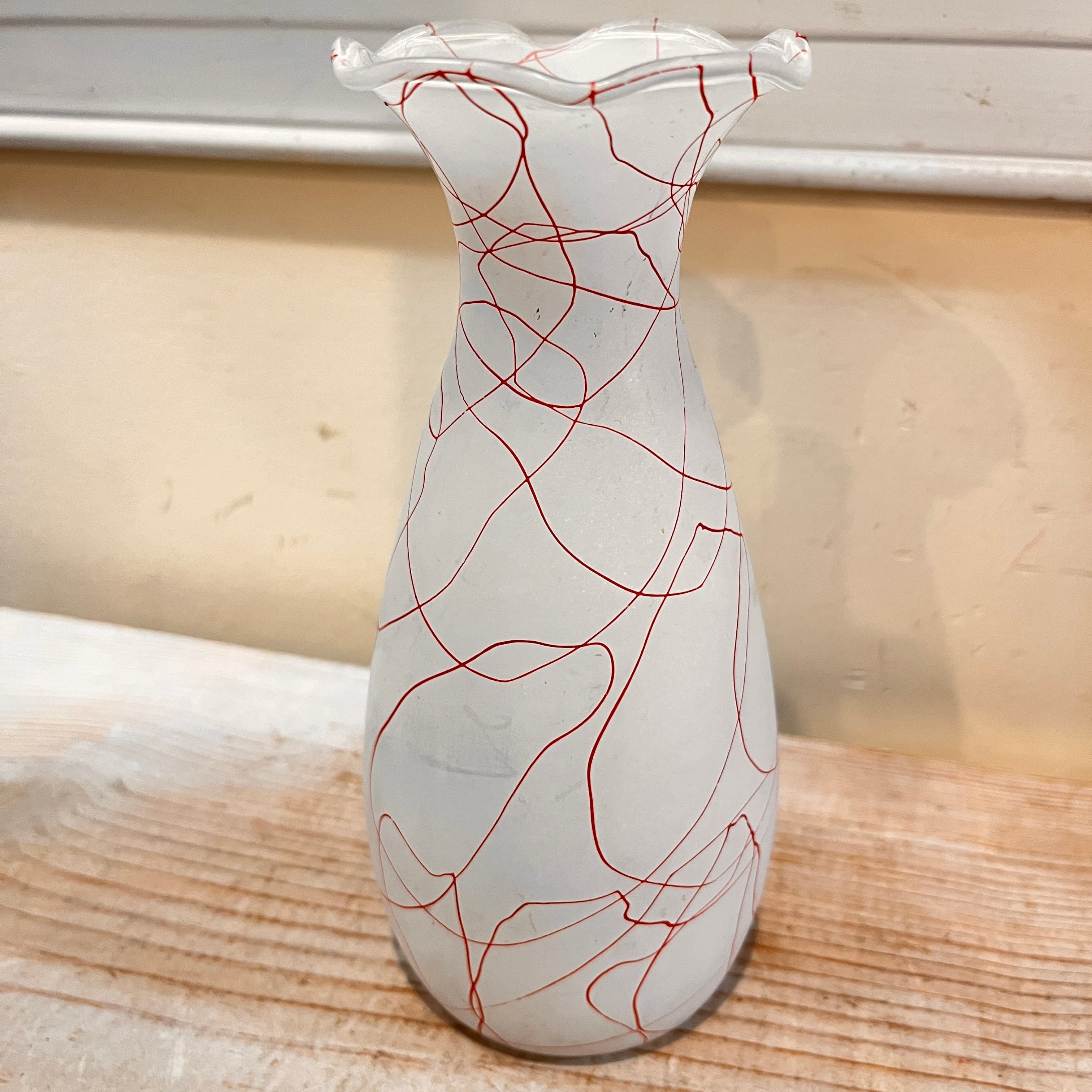 Hazel Atlas White Frosted Spaghetti Vase - Regular - Thumbnail 4