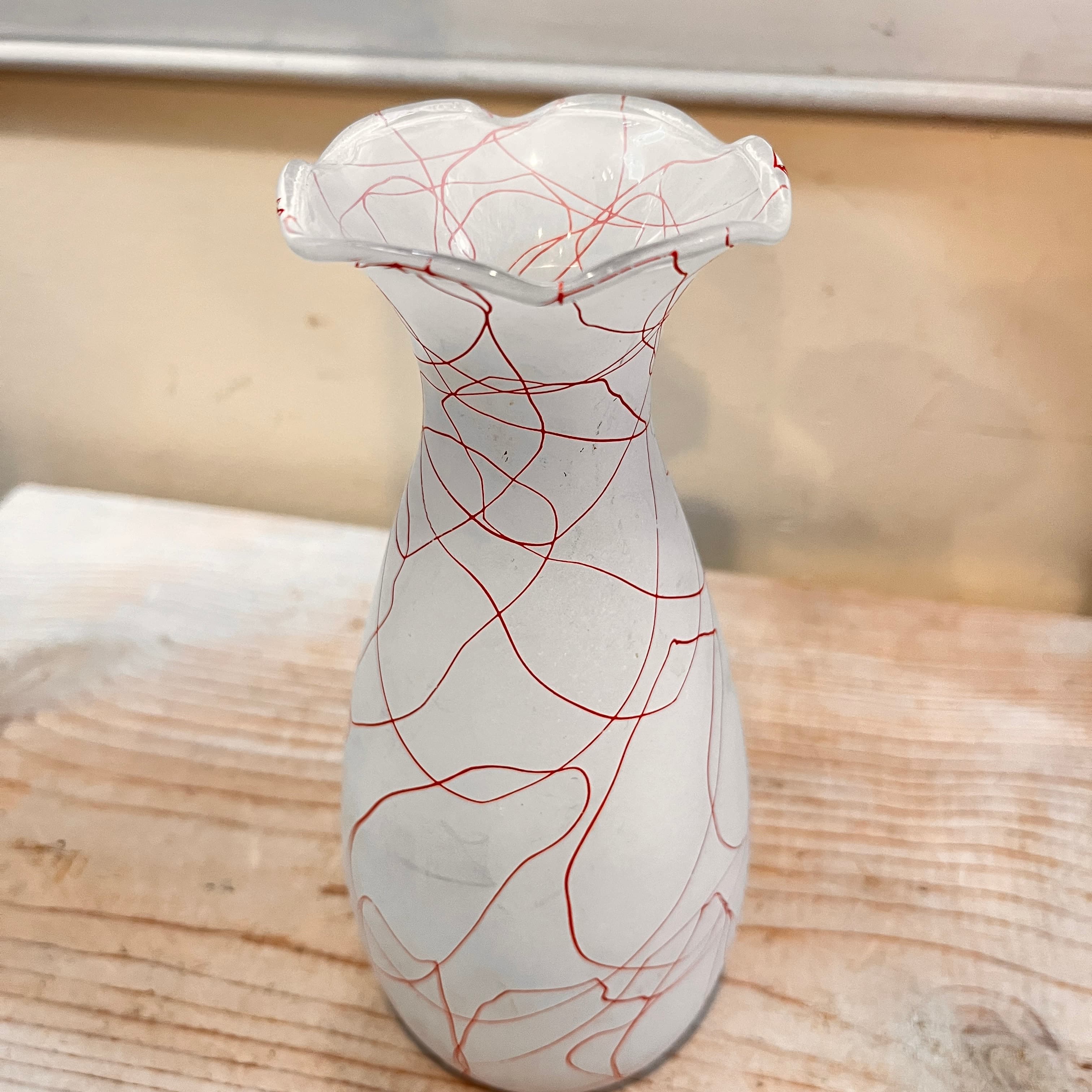 Hazel Atlas White Frosted Spaghetti Vase - Regular - Thumbnail 2