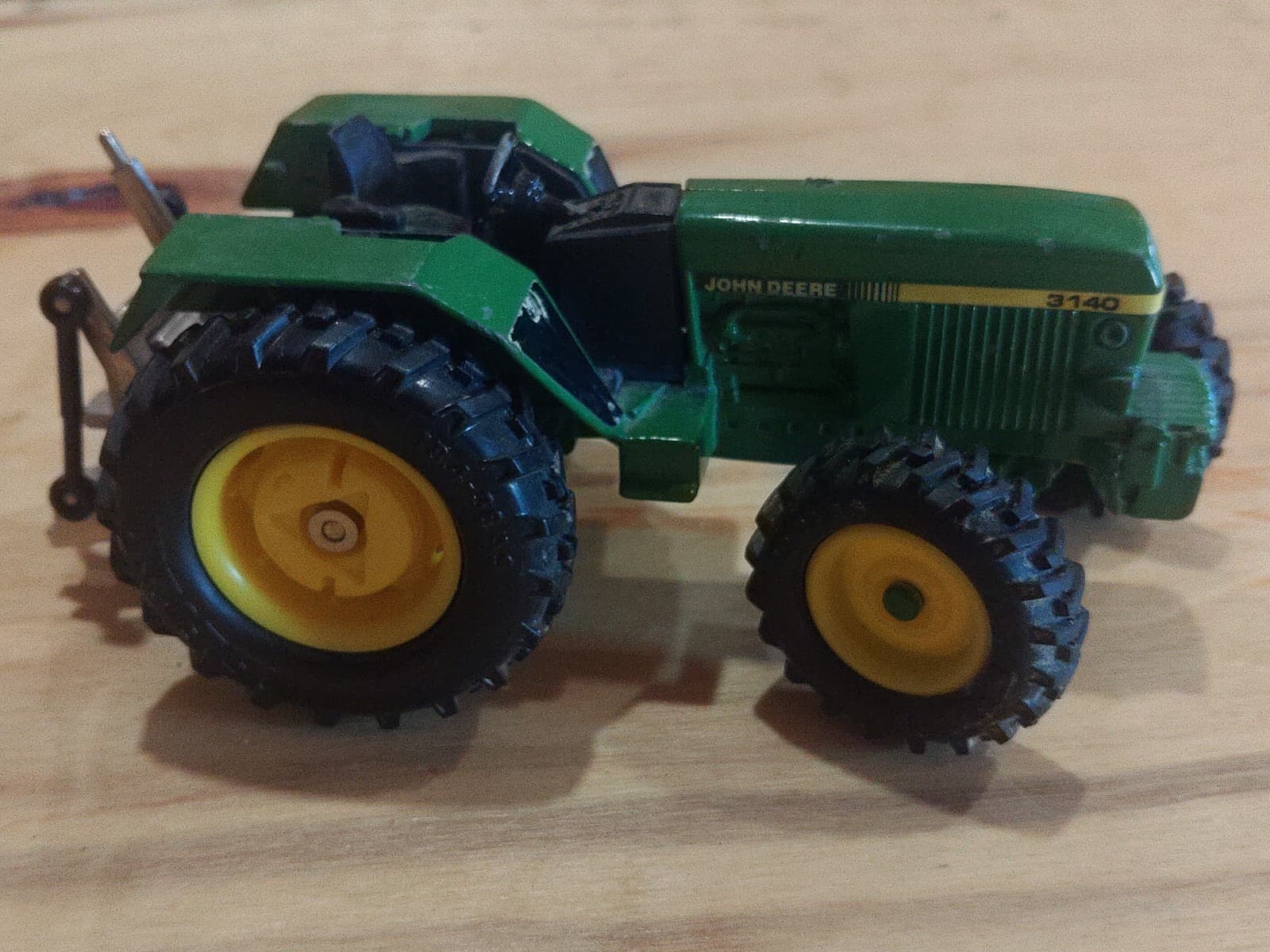Vintage John Deere 3140 Die Cast Toy Tractor 1:32 Scale - Thumbnail 3
