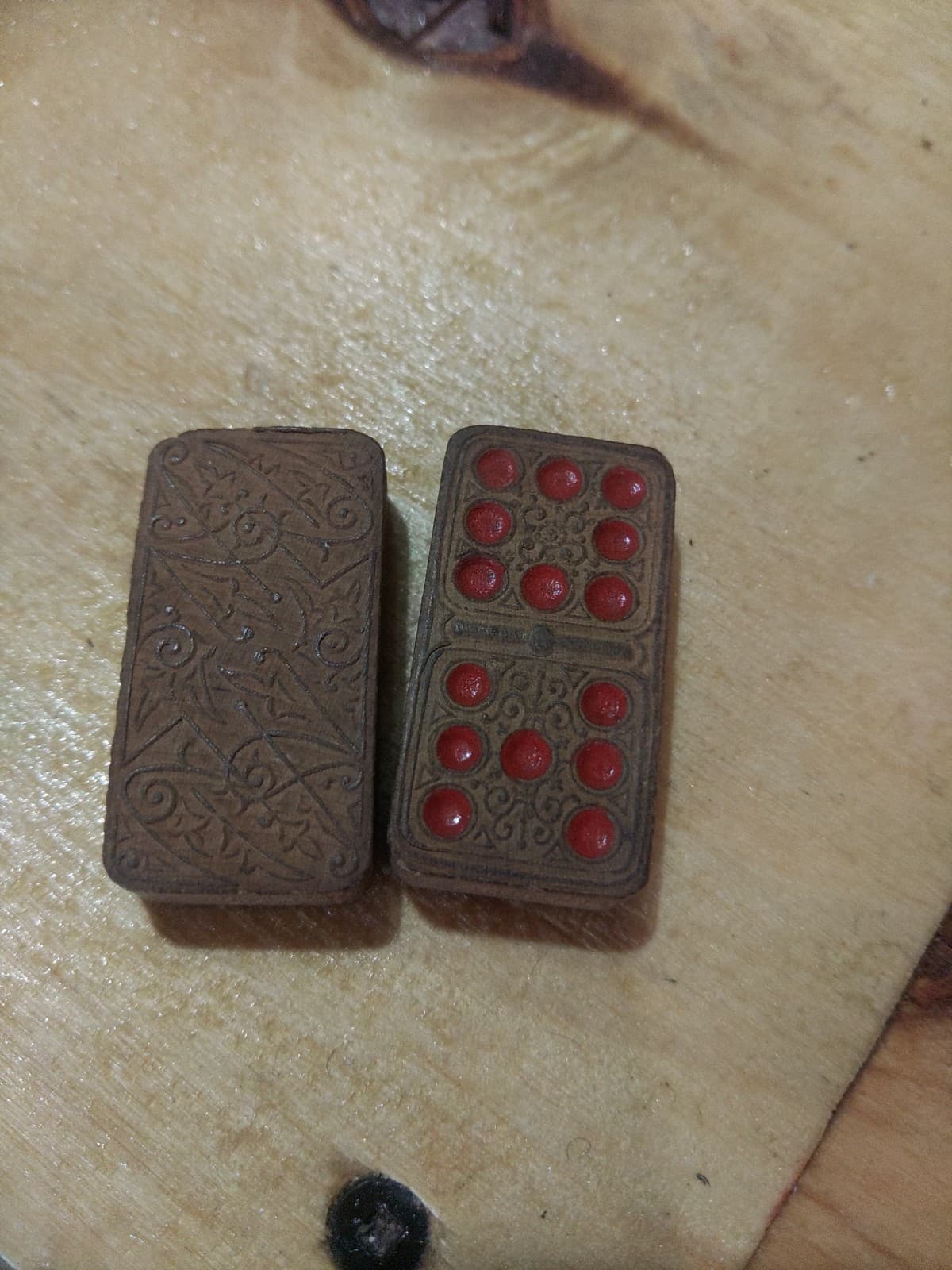 Dominoes Set 55 (double 9) – Wooden Domino Tiles with Red Pips – Antique Travel - Thumbnail 2