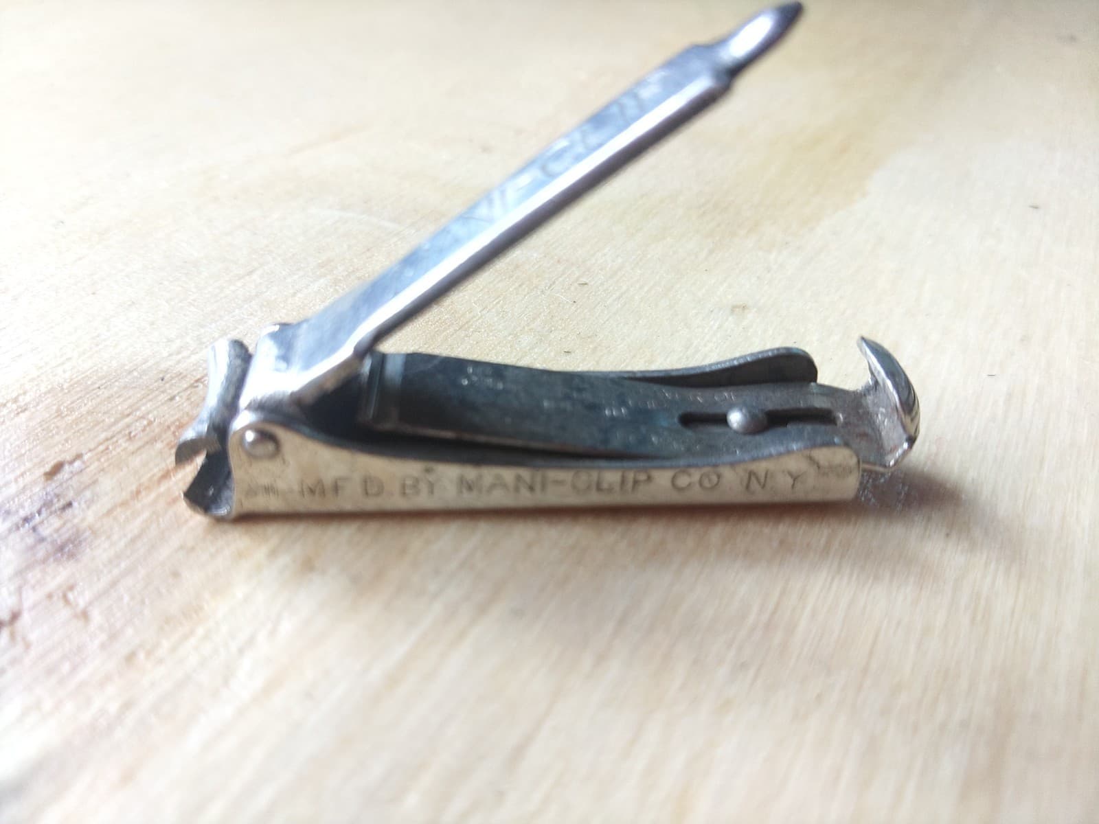 Vintage Mini Pocket Knives, Clippers, and Novelty Items - Thumbnail 3