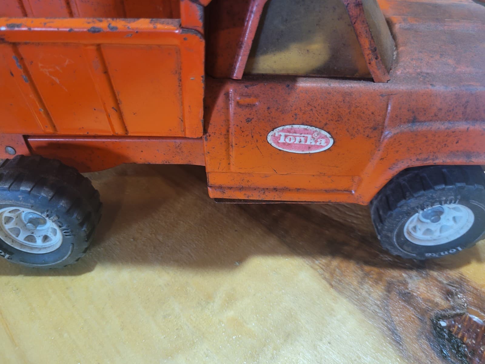 Vintage Tonka Pressed Steel Dump Truck – Orange – Classic Toy Truck - Thumbnail 7