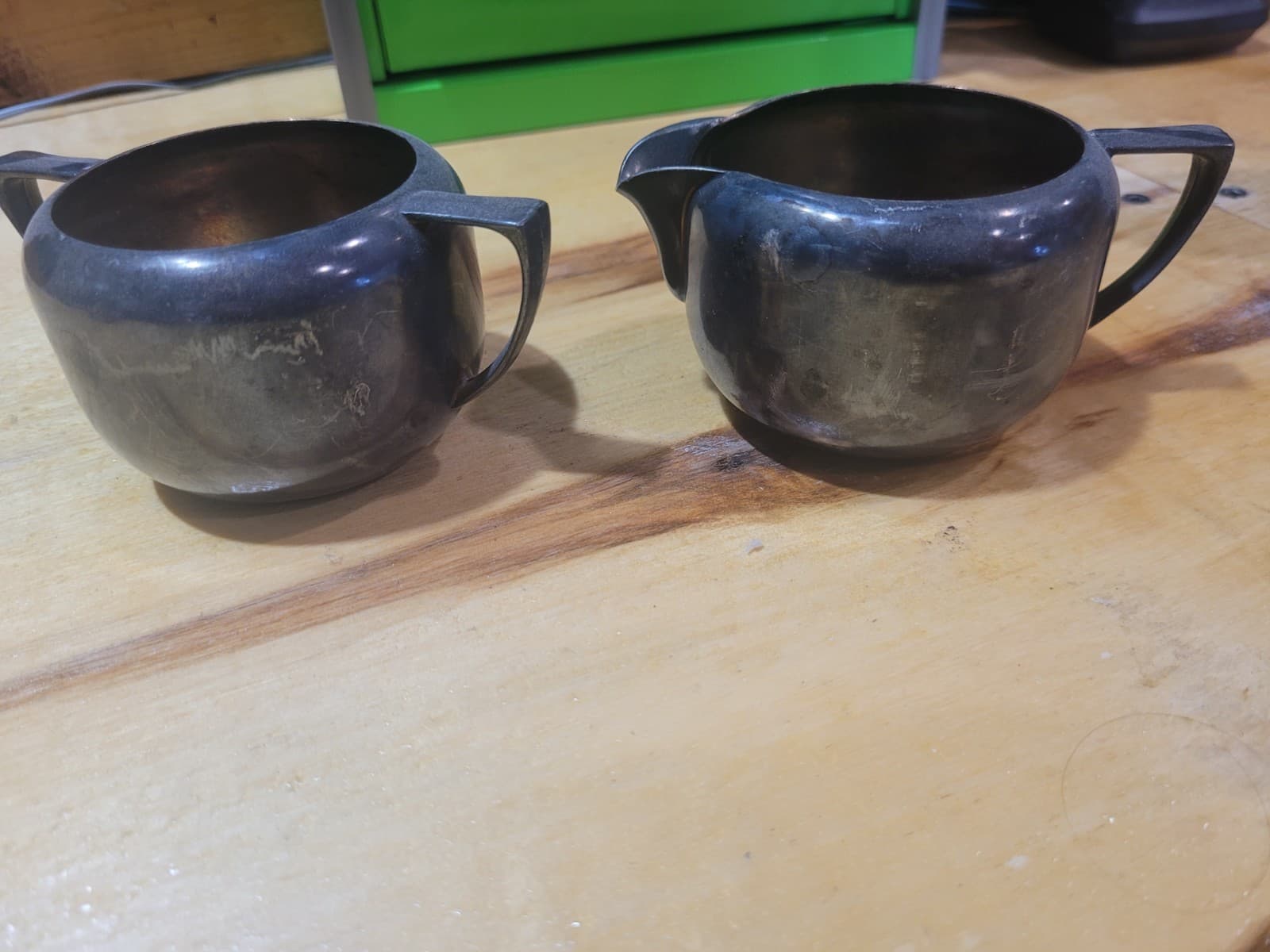 Vintage Wilton Armetale Sugar Bowl & Creamer Set – Mid-Century Pewter Serveware - Thumbnail 3